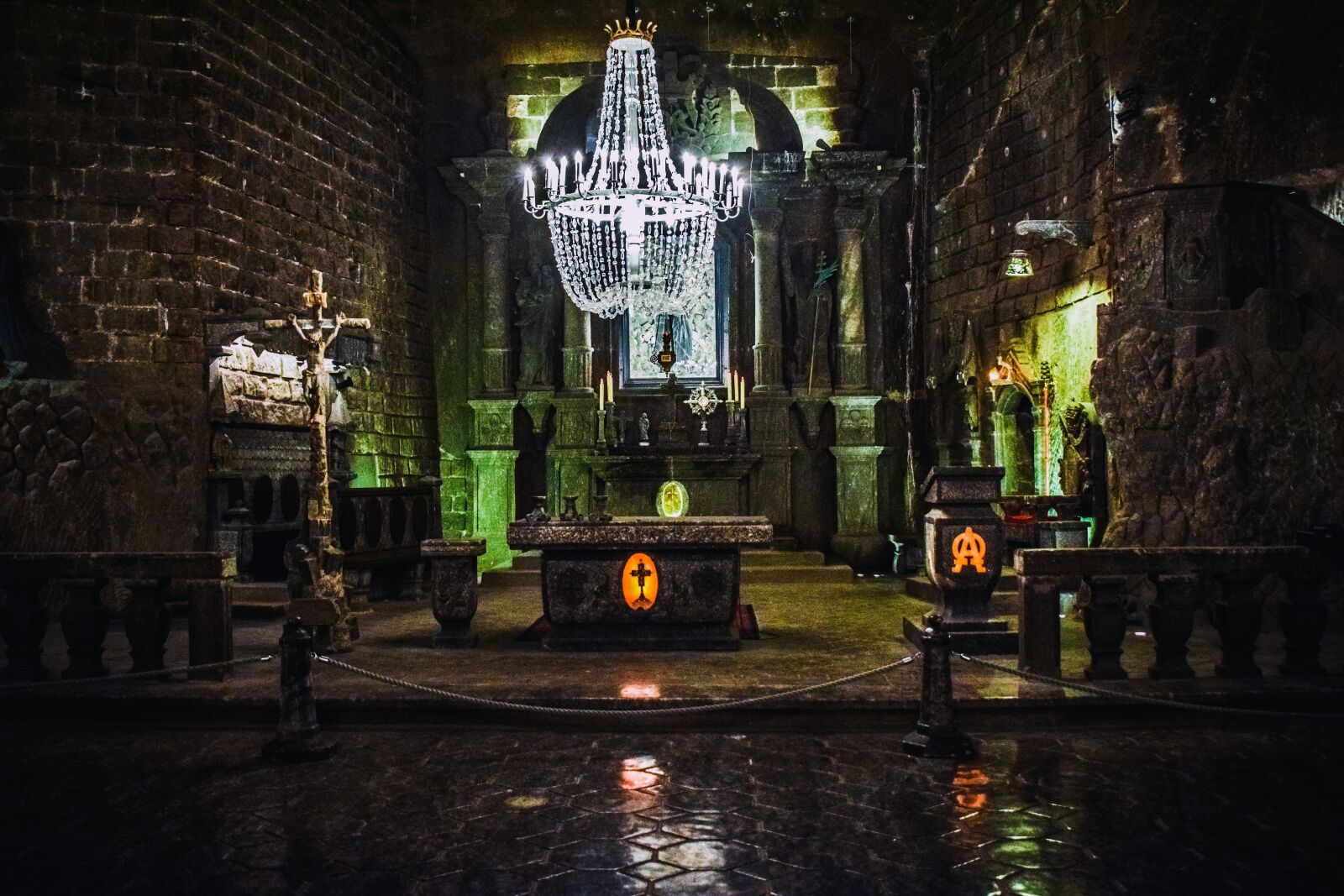 Nikon D3300 sample photo. Wieliczka salt mine, church photography
