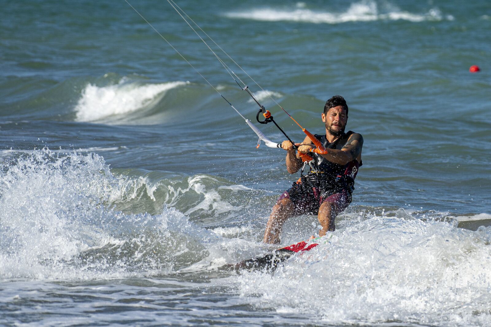 Sony a7 II + Sony FE 70-200mm F4 G OSS sample photo. Kite, surf, sea photography