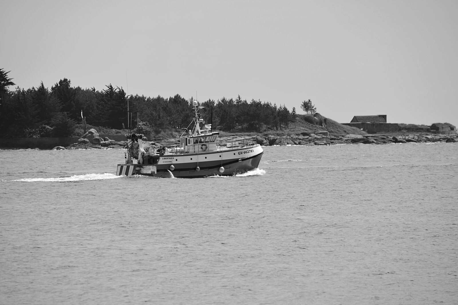 Nikon D5200 sample photo. Bateau, chalutier, marin, noir photography
