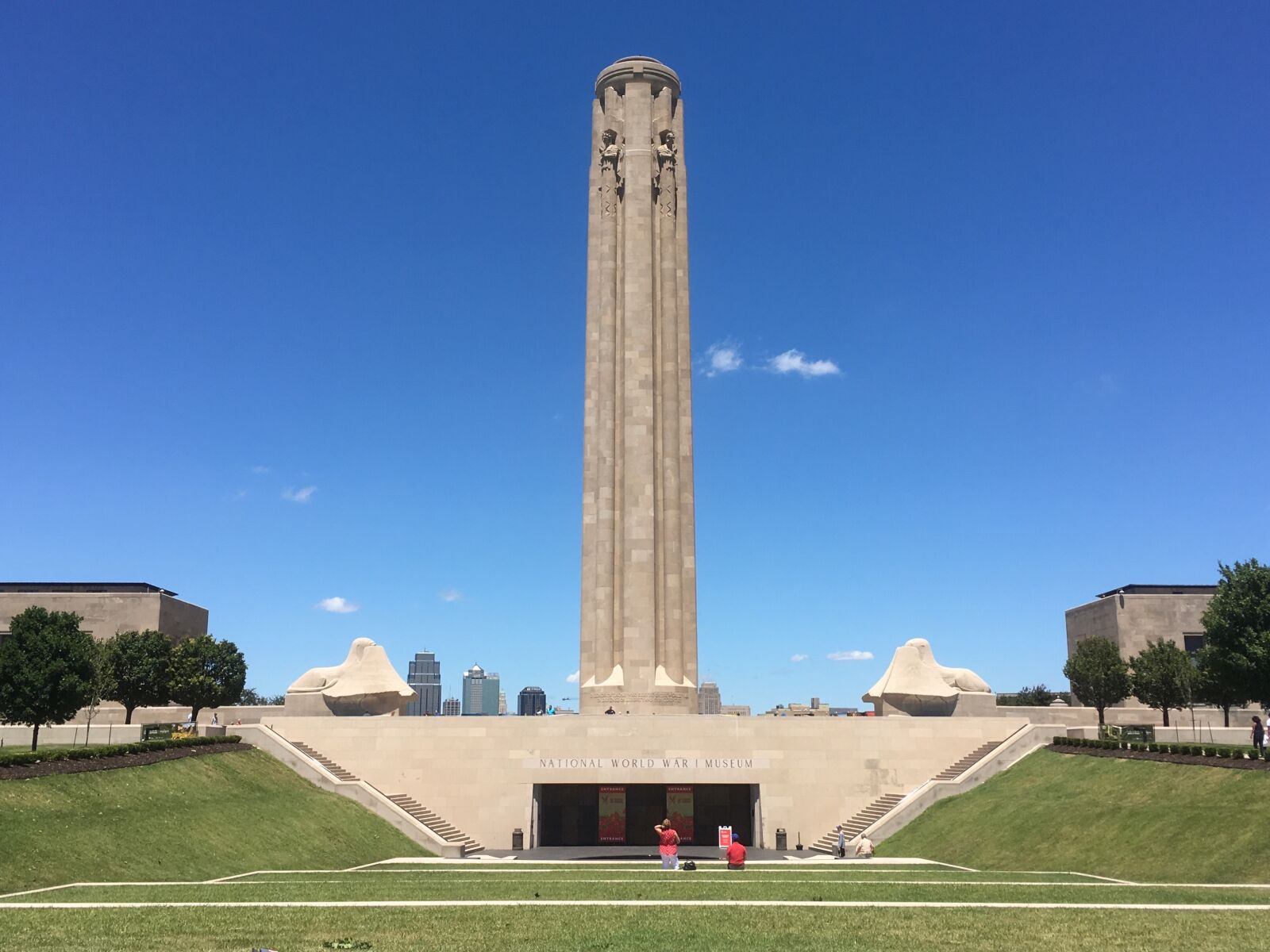 iPhone SE back camera 4.15mm f/2.2 sample photo. Memorial, tower, national photography