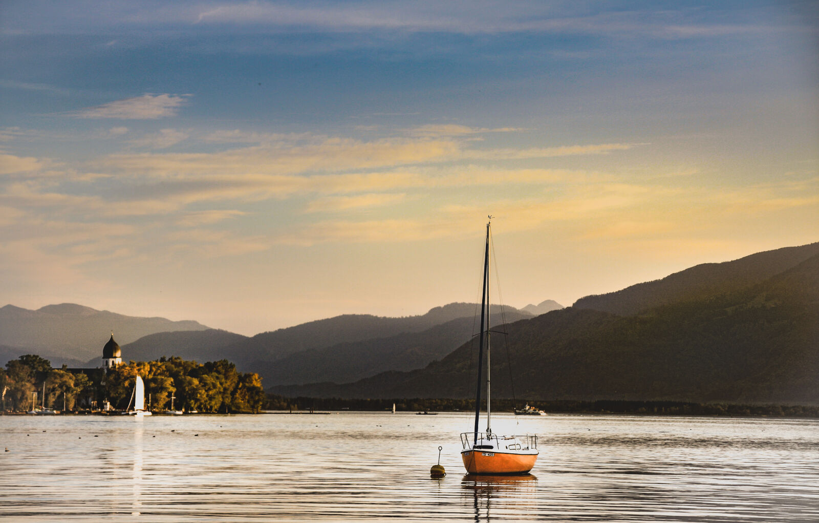 Tamron 18-200mm F3.5-6.3 Di II VC sample photo. Abendstimmung, alps, bavaria, boat photography