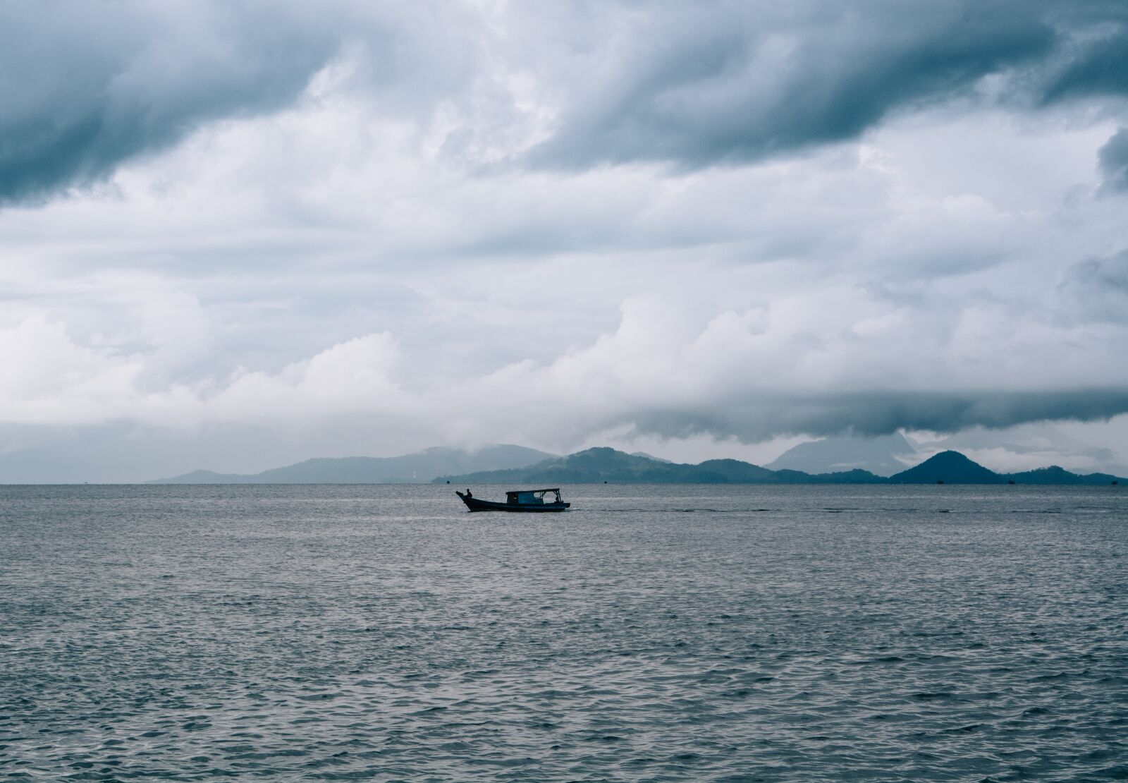 Nikon D5200 sample photo. Sea, beach, ship photography