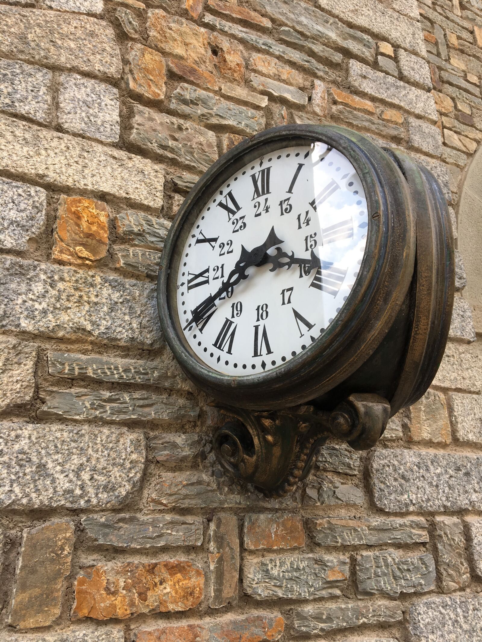 Apple iPhone 6s sample photo. Clock, station, train photography