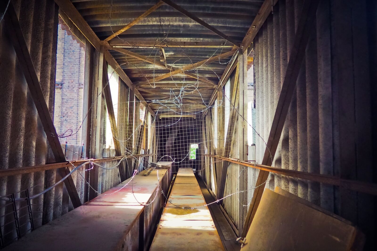 Olympus OM-D E-M10 sample photo. Lost places, warehouse, stock photography