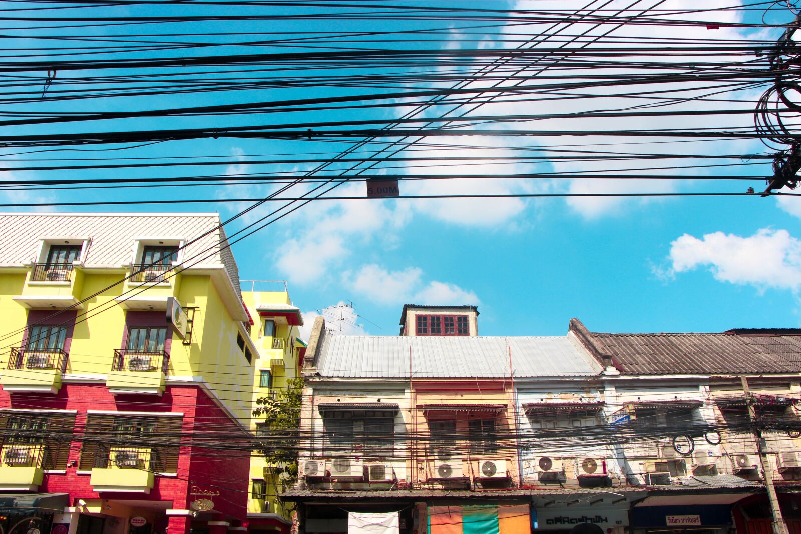 Canon EOS 700D (EOS Rebel T5i / EOS Kiss X7i) sample photo. Bangkok, khao san, house photography