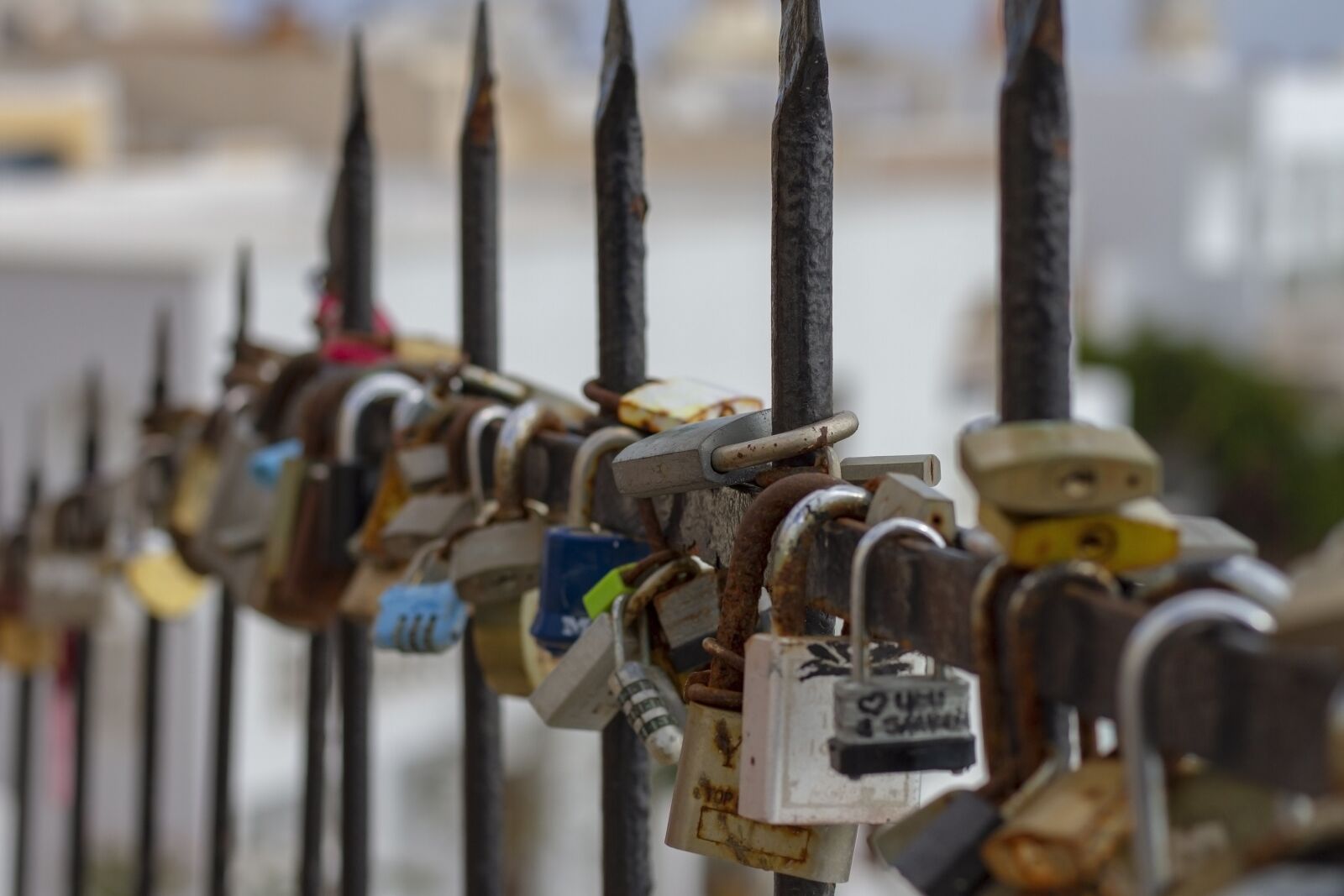 Canon EOS 7D + Canon EF 50mm F1.8 STM sample photo. Padlock, fence, symbol photography