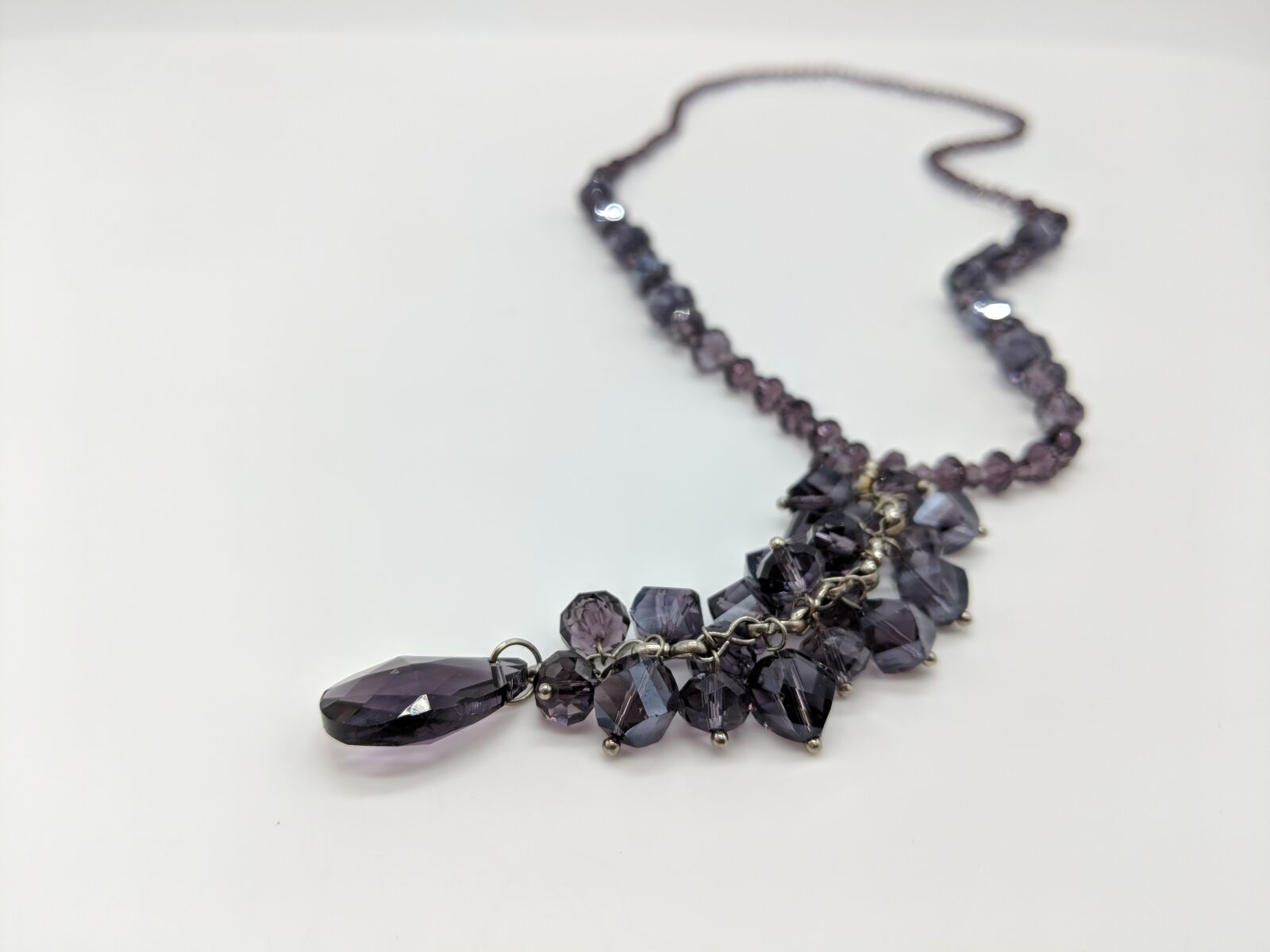 Google Pixel 2 sample photo. Jewelry, necklace, bracelet photography