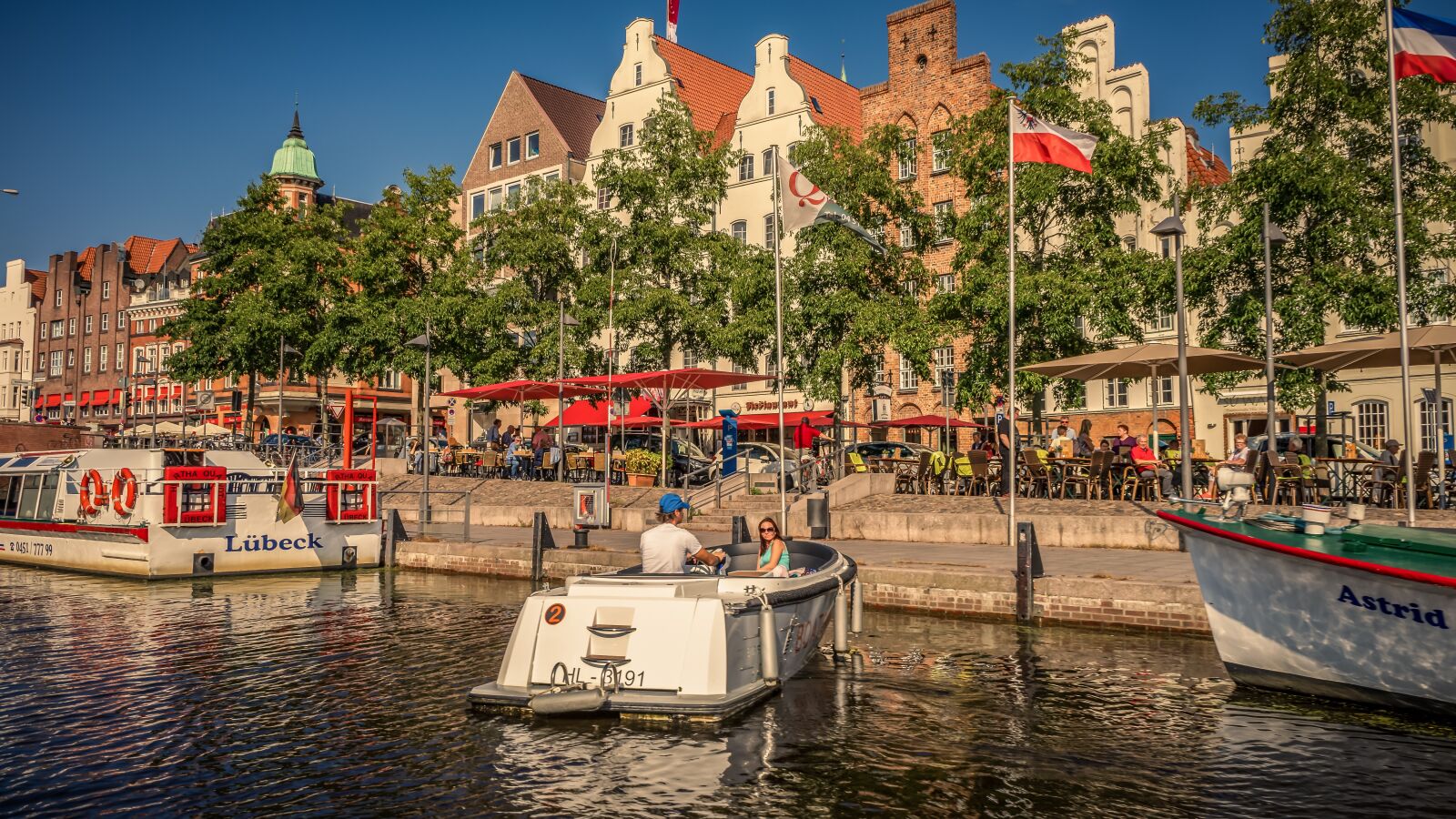 Sony a7 II + Sony FE 28-70mm F3.5-5.6 OSS sample photo. Lübeck, waters, water photography