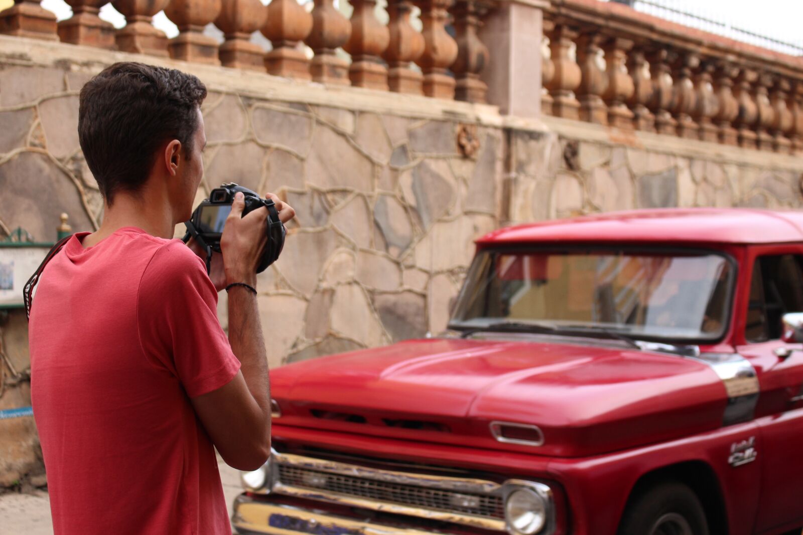 Canon EOS 700D (EOS Rebel T5i / EOS Kiss X7i) sample photo. Truck, red, photography photography