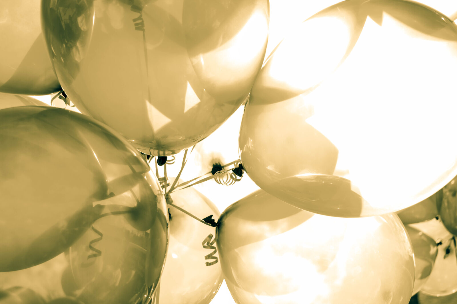 Canon EF 28-135mm F3.5-5.6 IS USM sample photo. White, balloons photography