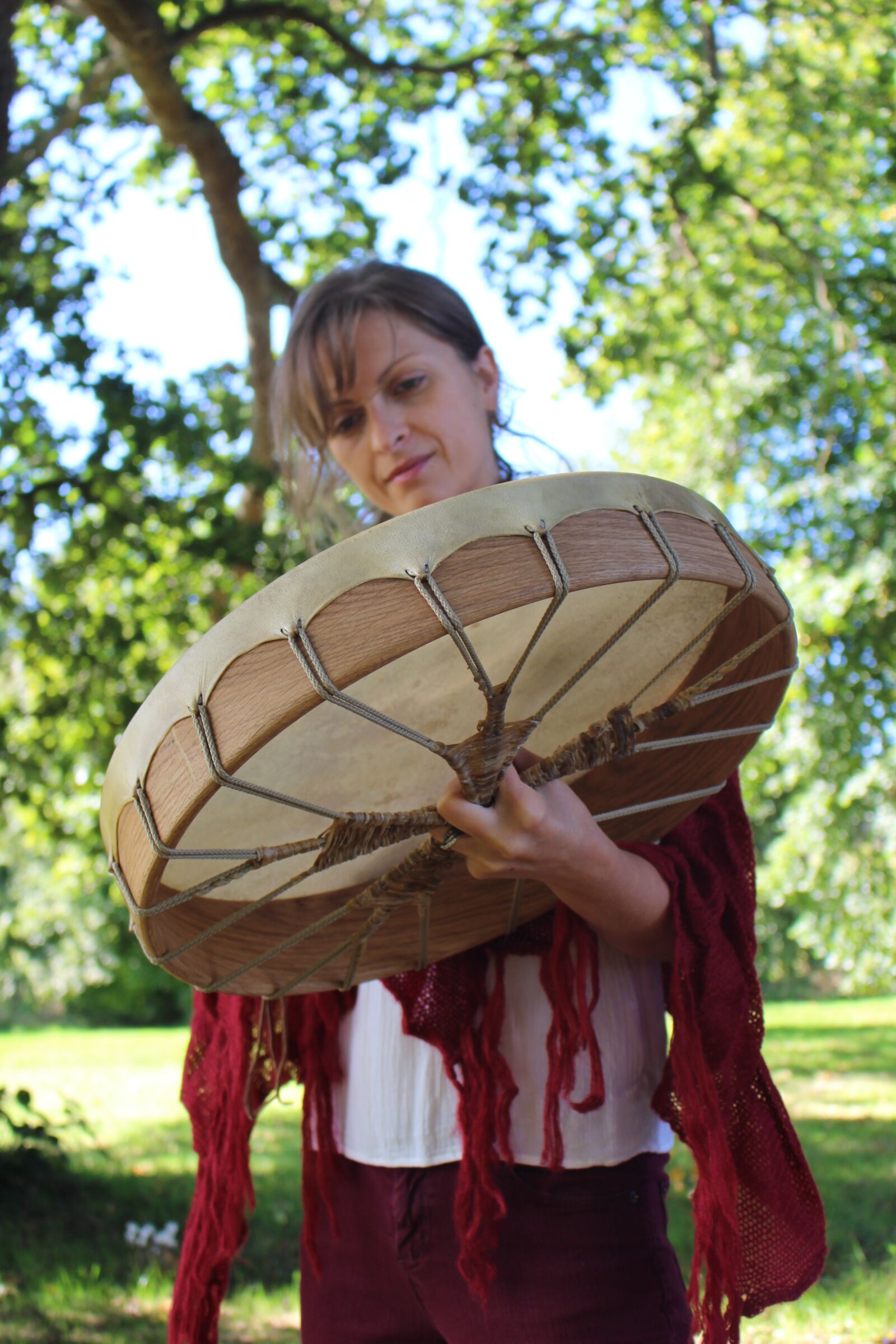 Canon EOS 100D (EOS Rebel SL1 / EOS Kiss X7) sample photo. Woman, drum, nature photography