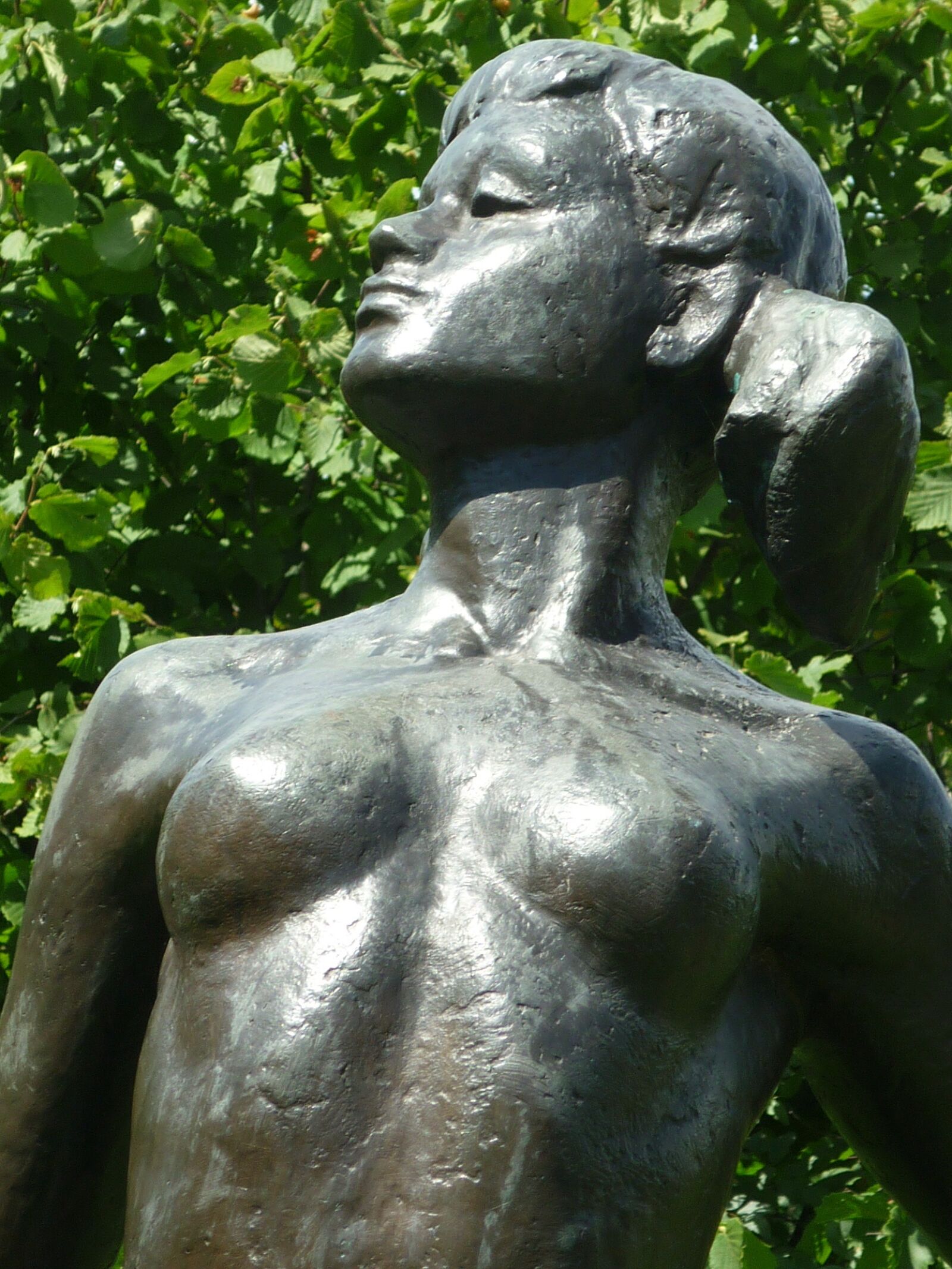 Panasonic Lumix DMC-FS6 sample photo. Bronze sculpture, boy, woman photography