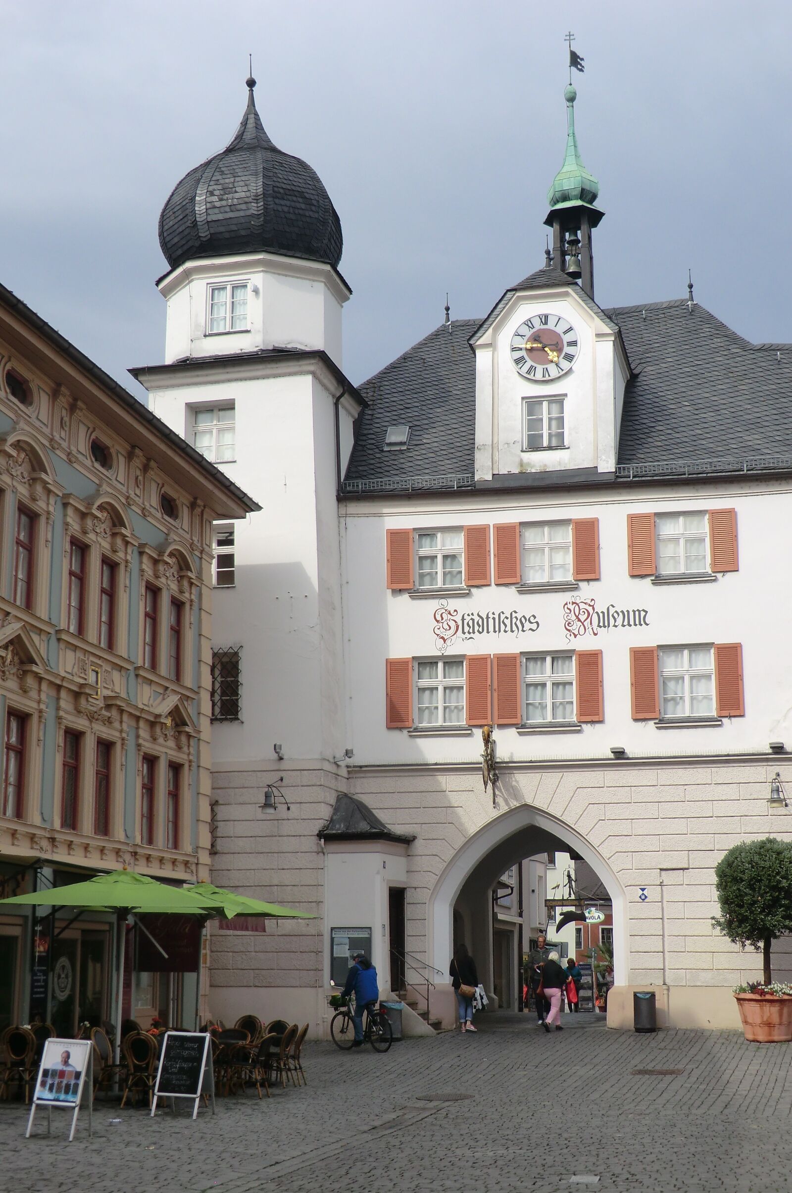 CASIO EX-H5 sample photo. City ​​gate, rosenheim, germany photography