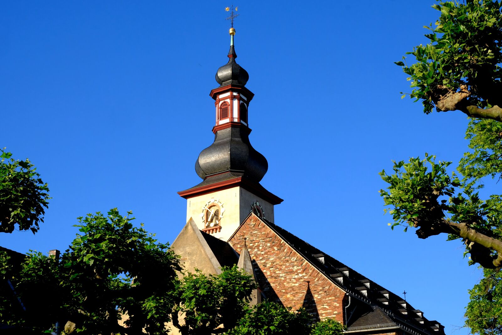 Fujifilm X-T20 sample photo. Church, building, steeple photography