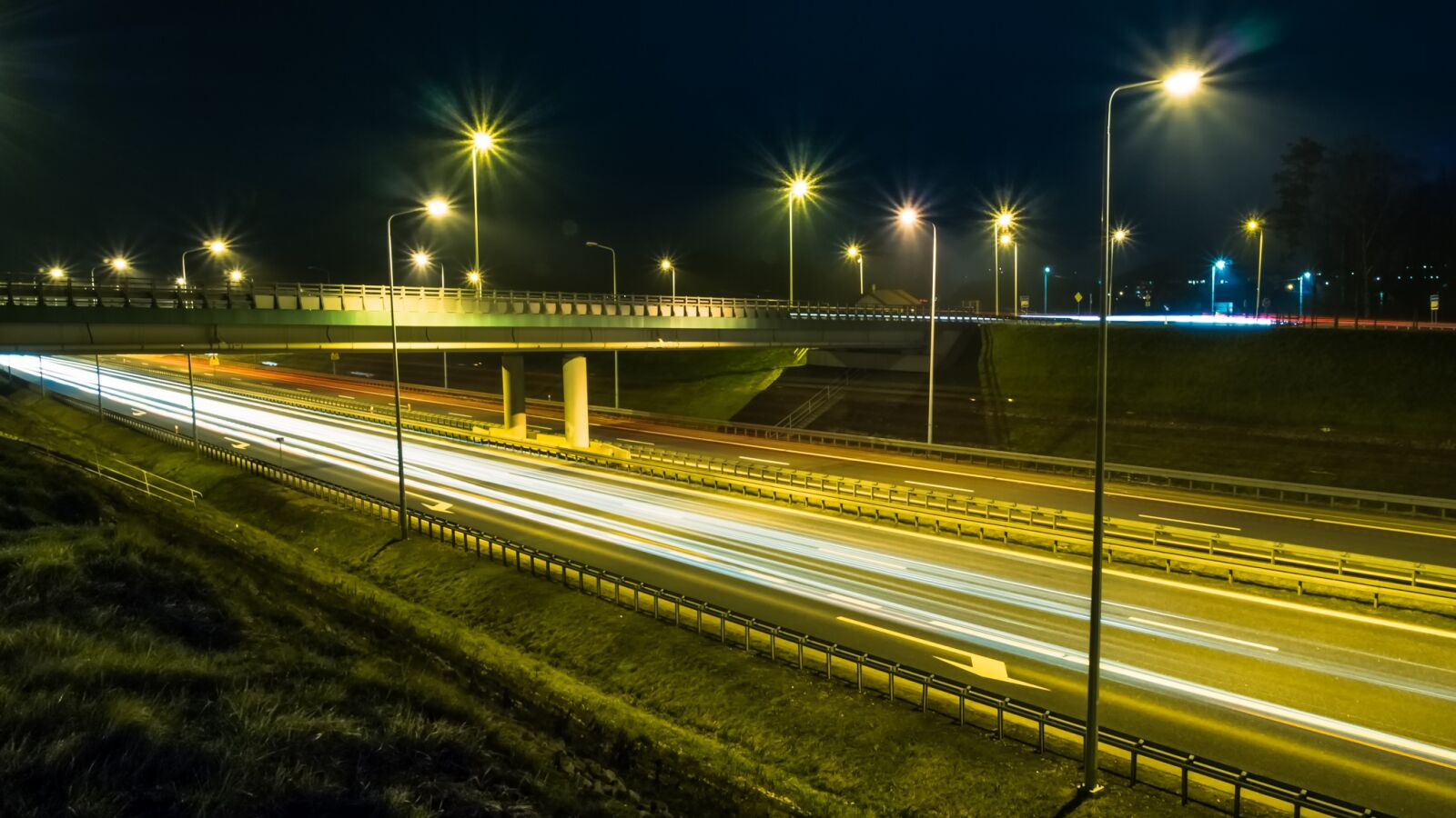 Olympus PEN E-PL6 sample photo. Traffic, transport, highway photography