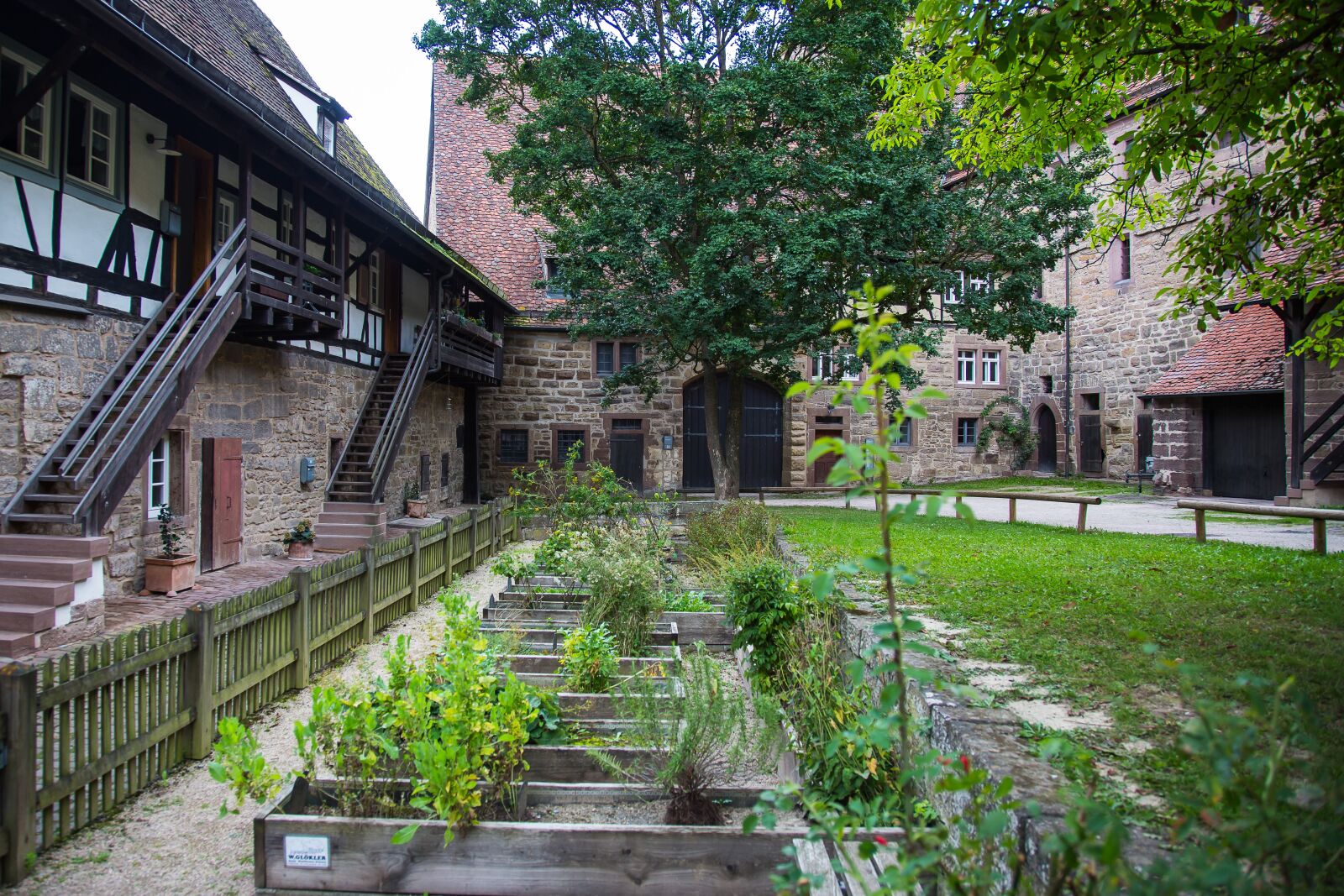 Canon EF 24-105mm F4L IS USM sample photo. Maulbronn, leicester abbey, middle photography