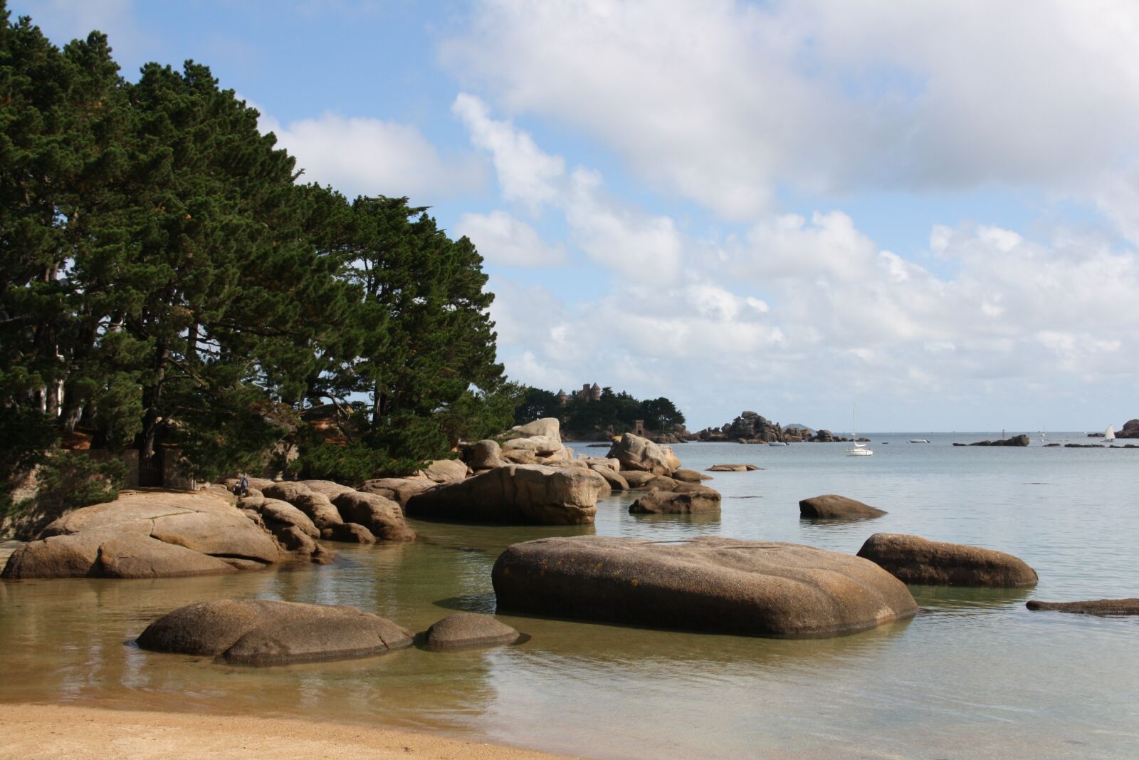 Canon EOS 1000D (EOS Digital Rebel XS / EOS Kiss F) sample photo. Brittany, pink granite coast photography