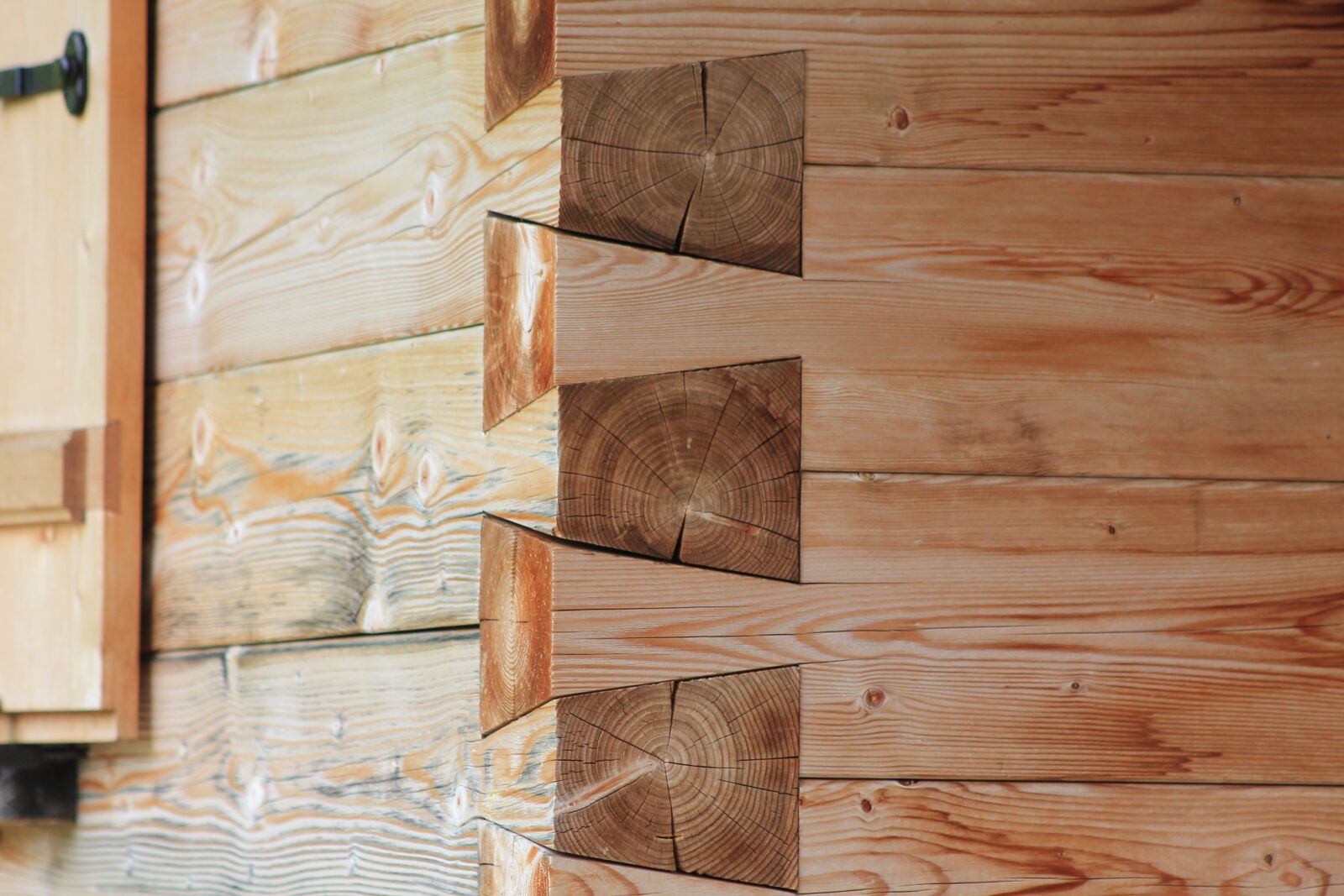 Canon EF 75-300mm f/4-5.6 sample photo. Wood connection, galvanized beams photography