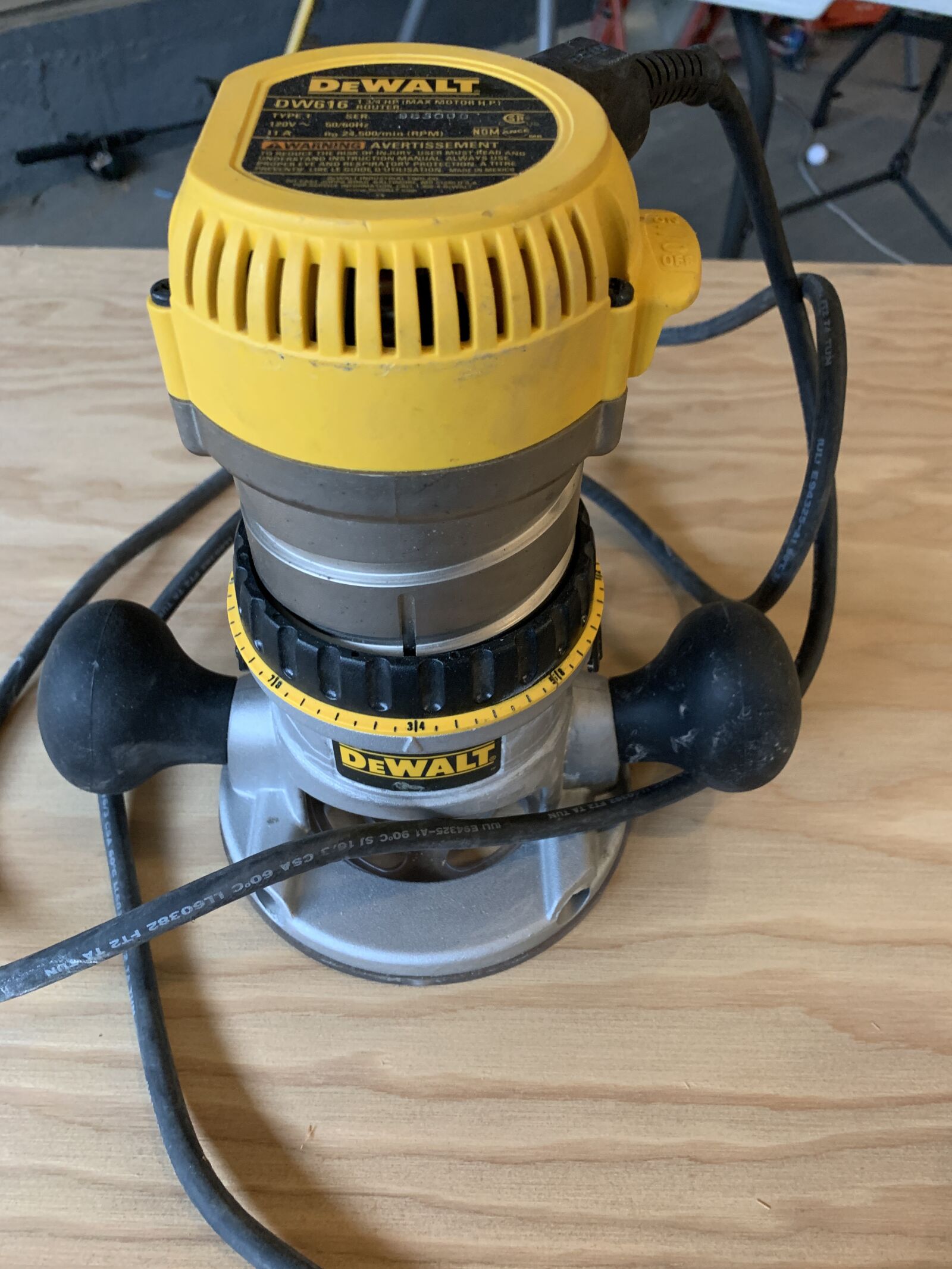 Apple iPhone XR sample photo. Dewalt, router, tool photography