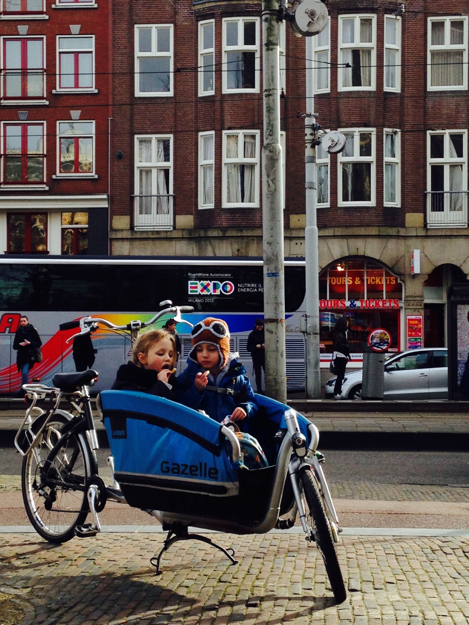 iPhone 5c back camera 4.12mm f/2.4 sample photo. Amsterdam, children, bicycle photography