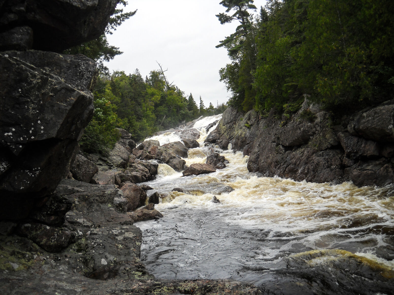 Nikon Coolpix L20 sample photo. Canada, falls, nature, outdoors photography