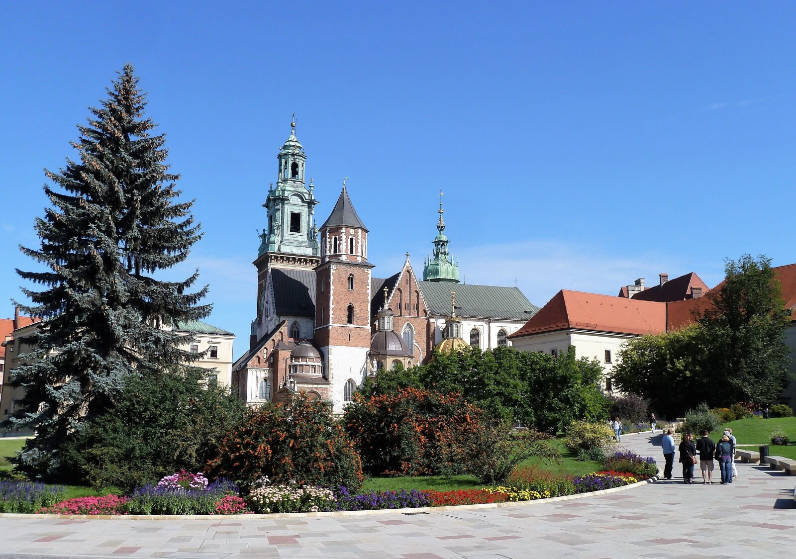 Panasonic Lumix DMC-ZS5 (Lumix DMC-TZ8) sample photo. Building, church, history photography