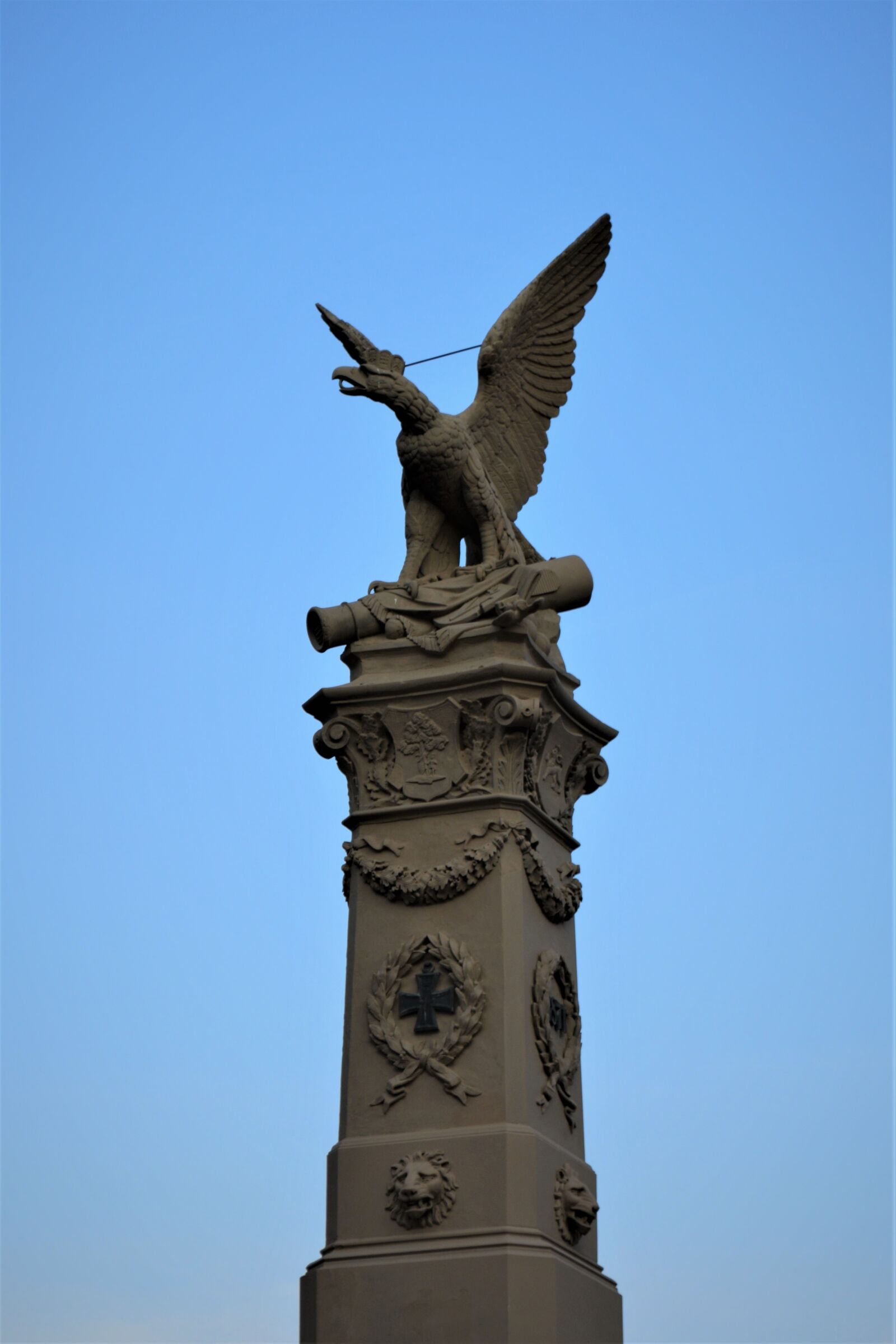 Nikon D5200 sample photo. Leer, pedestrian zone, monument photography
