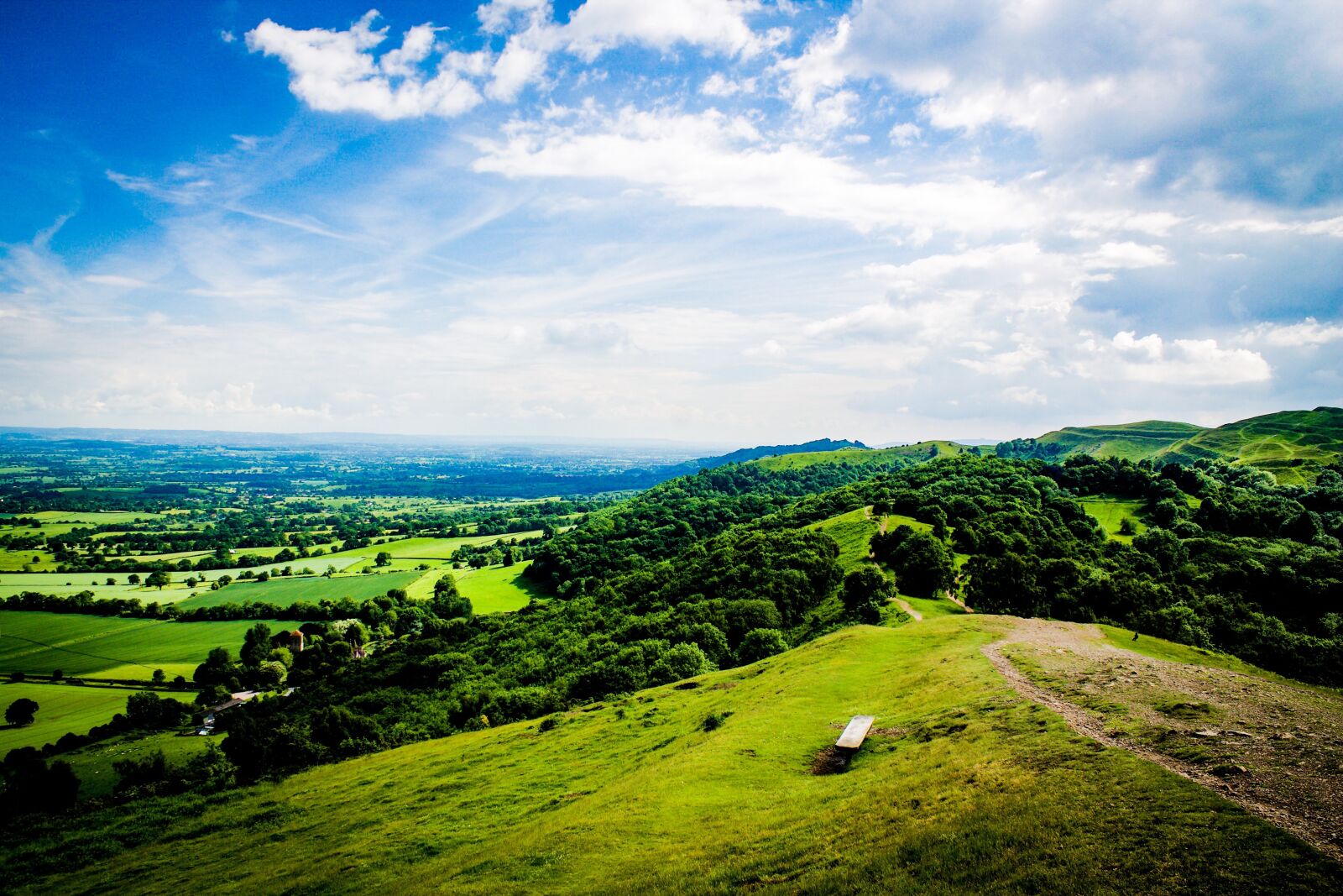 Canon EOS 1100D (EOS Rebel T3 / EOS Kiss X50) sample photo. Malverns, fields, landscape photography