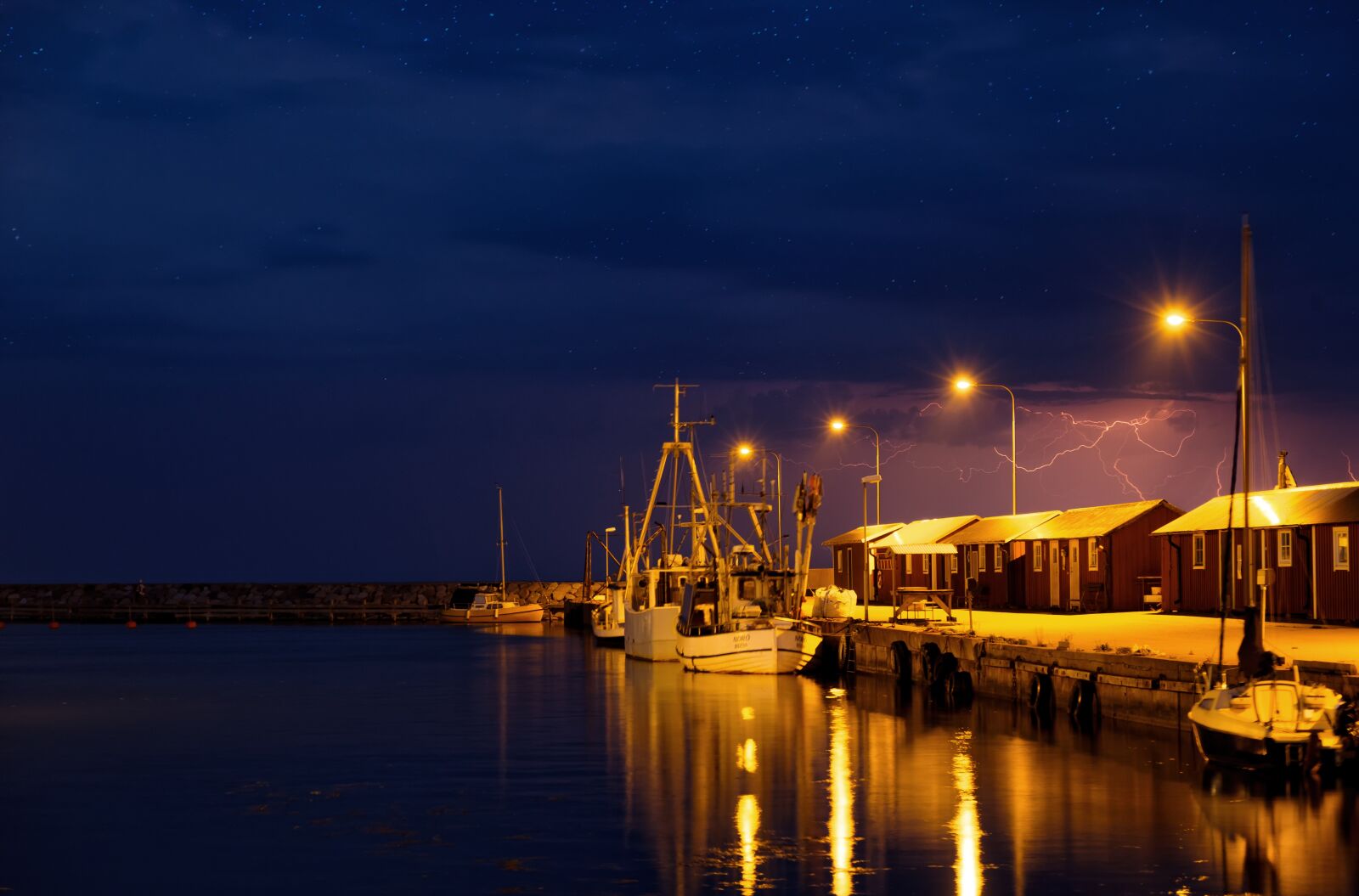 Fujifilm X-T2 sample photo. Night, evening, dusk photography