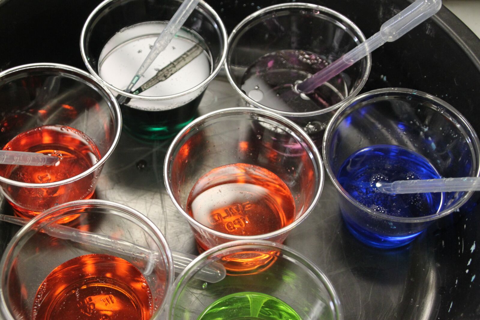 Canon EOS 500D (EOS Rebel T1i / EOS Kiss X3) sample photo. Glass, color, science photography