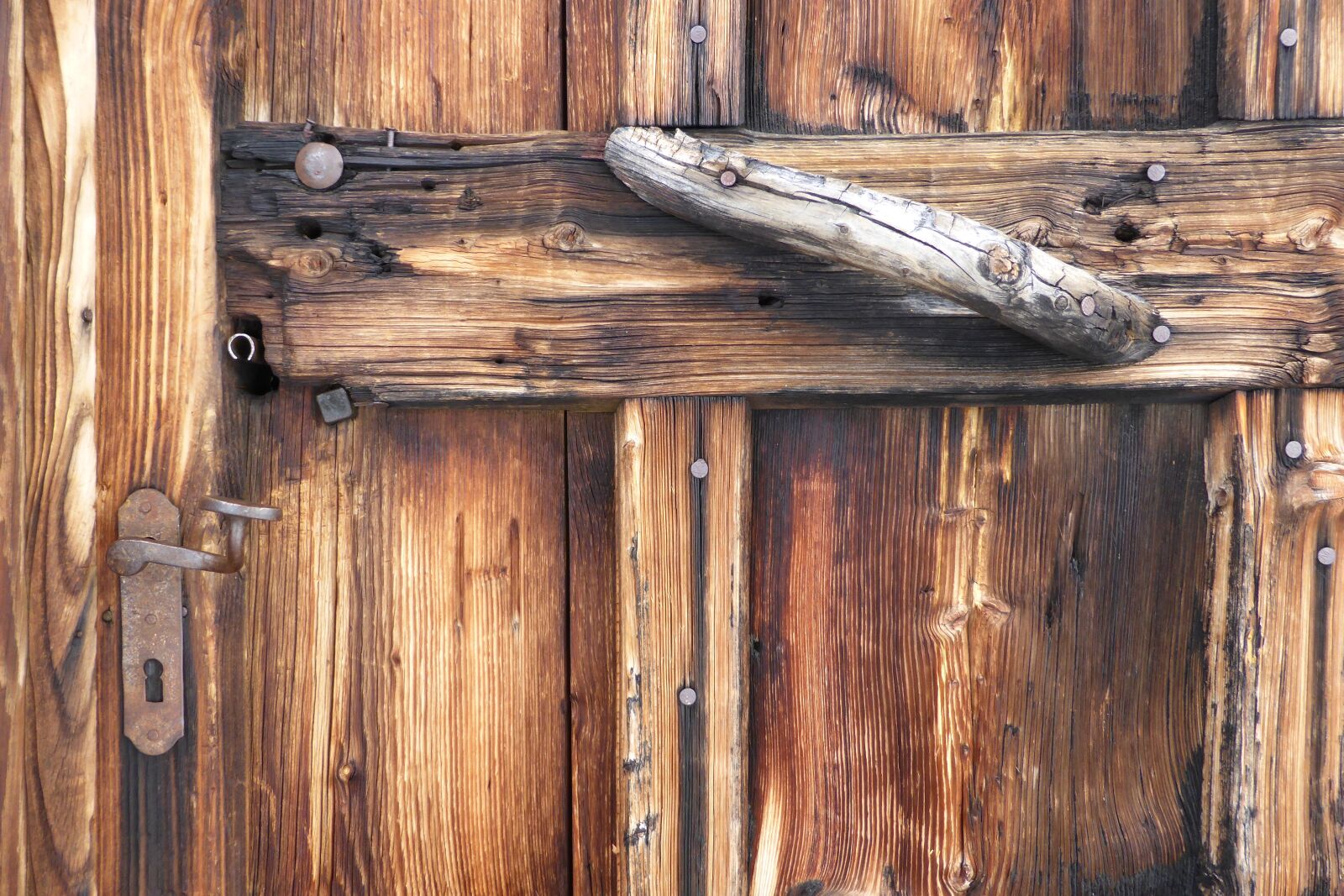 Panasonic DMC-TZ41 sample photo. Door, wood, hut photography