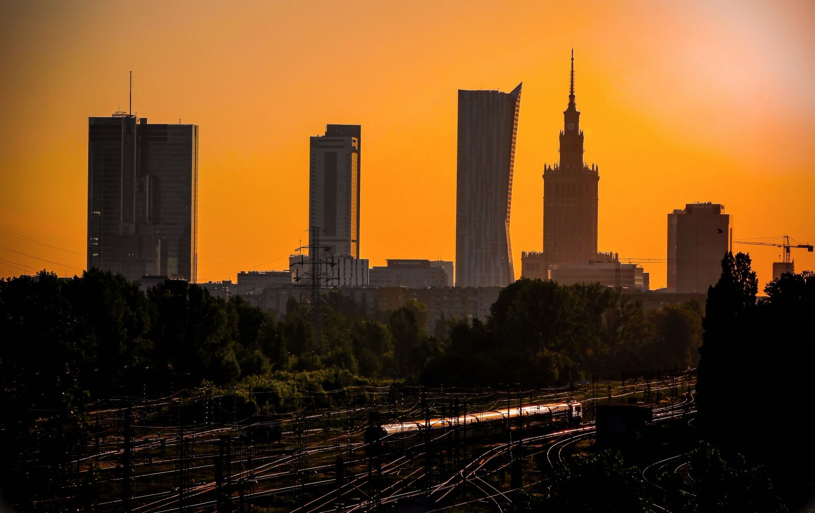Canon EF75-300mm f/4-5.6 sample photo. Cialis, sunrise, train photography