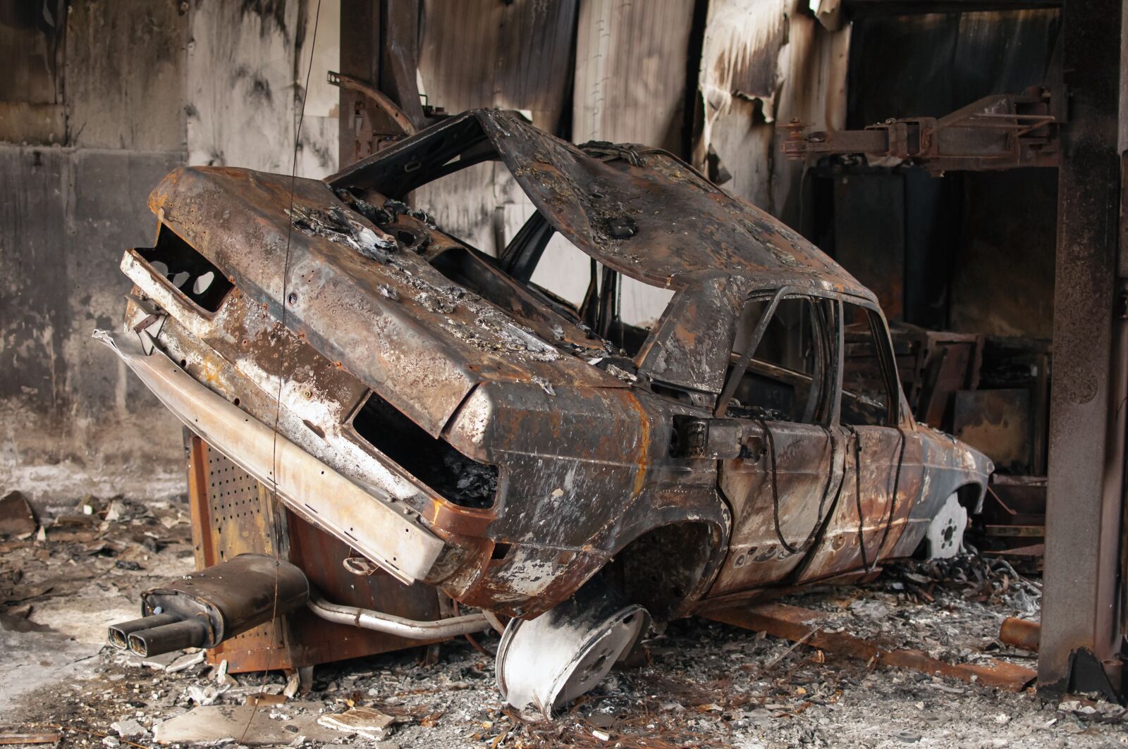 Nikon D90 sample photo. Car wreck, car, old photography