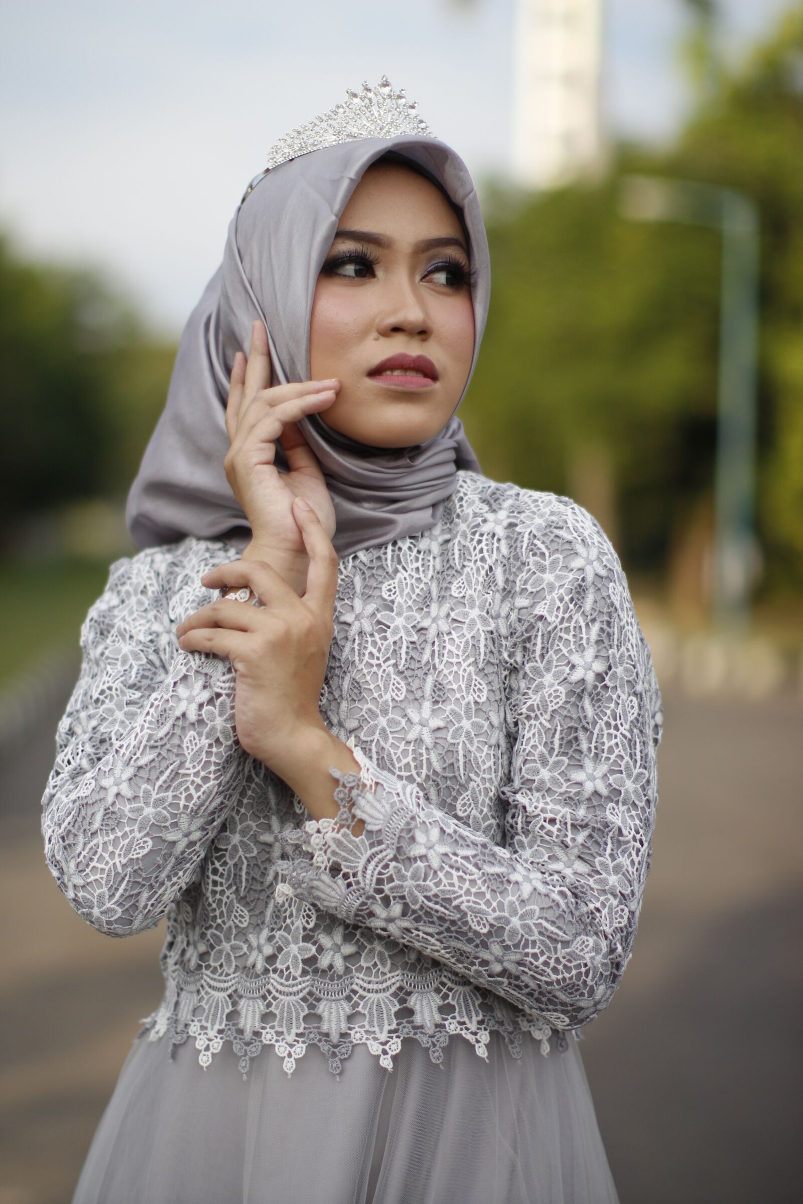 Canon EOS 650D (EOS Rebel T4i / EOS Kiss X6i) + Canon EF 50mm F1.2L USM sample photo. Hijab, muslim, muslim woman photography