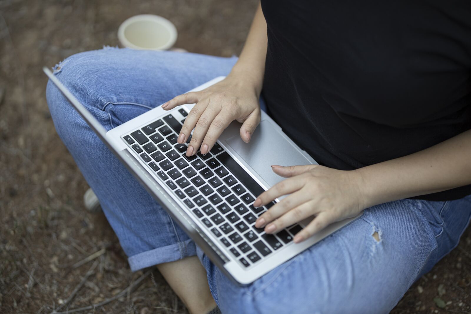 Canon RF 85mm F1.2L USM sample photo. Laptop, work, the work photography