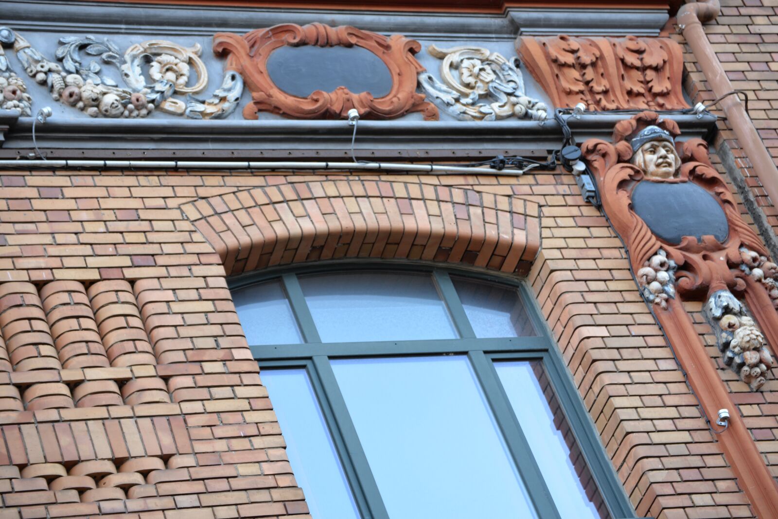 Nikon D610 sample photo. Facade, window, architecture photography