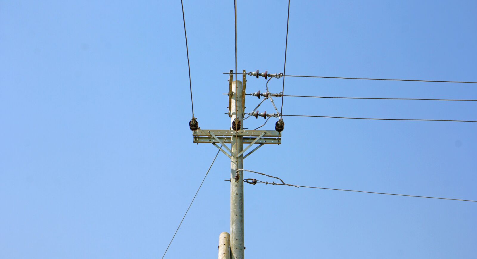 Canon EOS 60D sample photo. Electricity, lamppost, pole photography