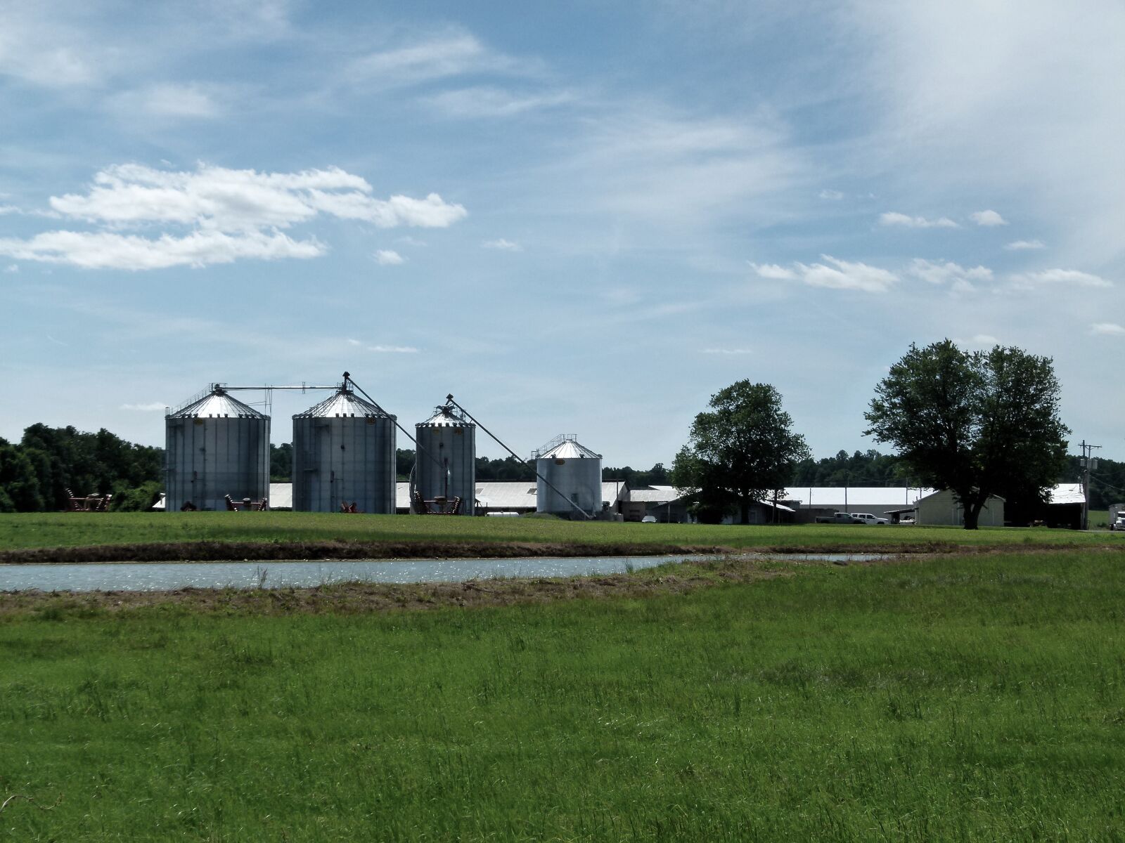 Panasonic Lumix DMC-FZ100 sample photo. Farm, silo, agriculture photography