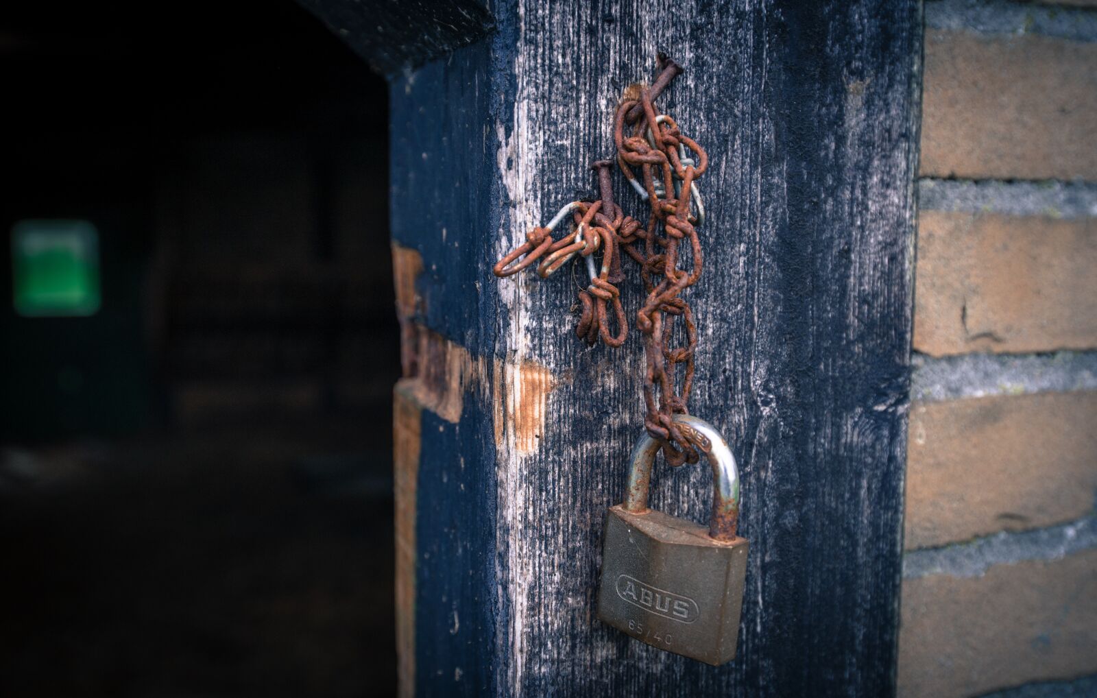Nikon D610 sample photo. Lock, rusted, barn photography