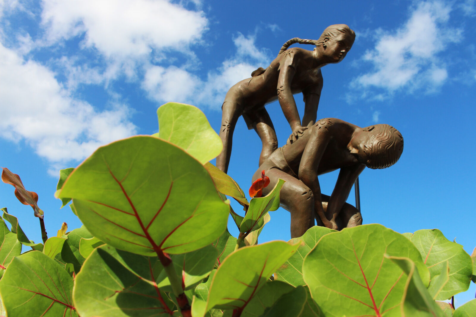 Canon EOS 700D (EOS Rebel T5i / EOS Kiss X7i) sample photo. Kids, monument, park photography
