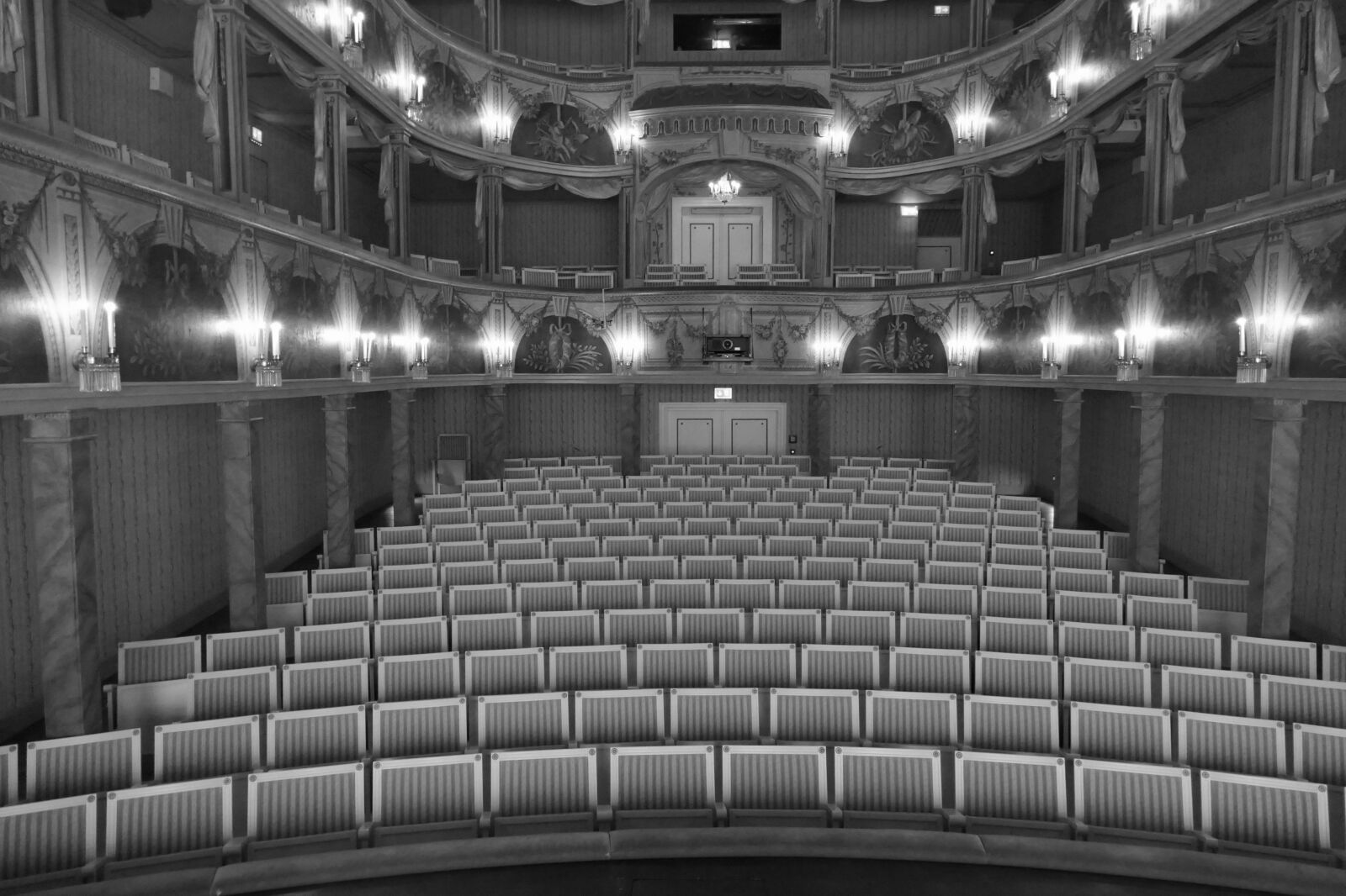Panasonic Lumix DMC-FZ1000 sample photo. Within, auditorium, seat photography