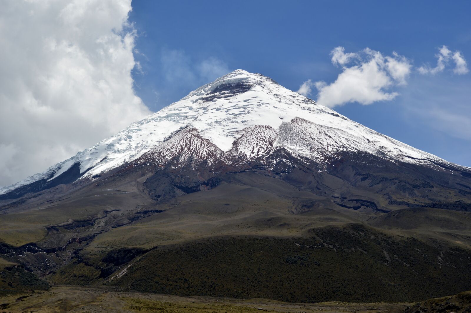 Nikon D3200 sample photo. Cotopaxi, ecuador, volcano photography