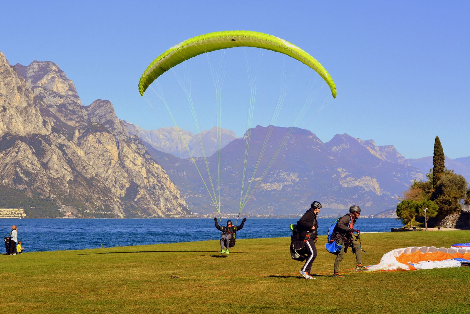 Nikon D7100 sample photo. Paragliding, landing, prato photography