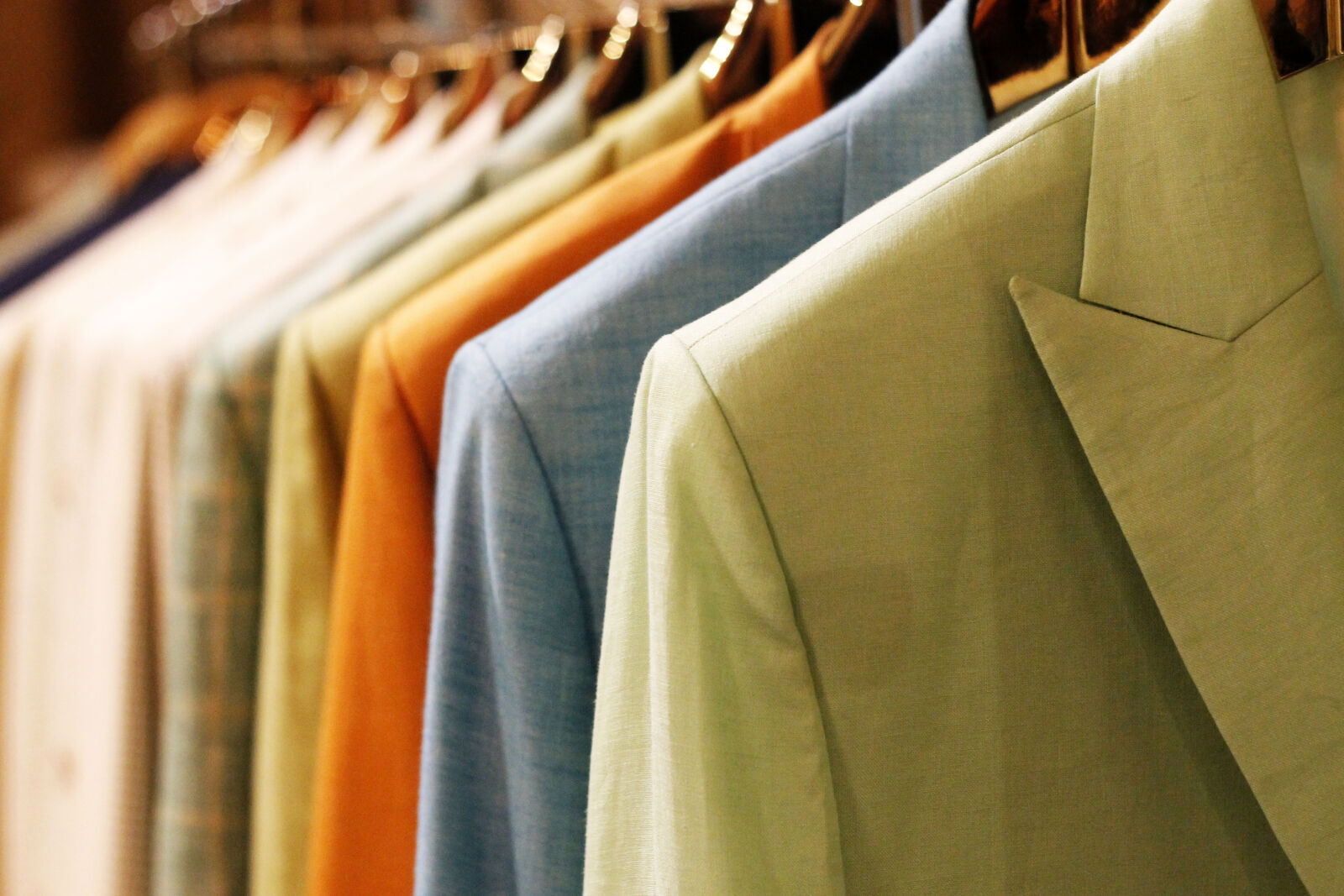 Canon EOS 1100D (EOS Rebel T3 / EOS Kiss X50) + Canon EF 50mm F1.8 II sample photo. Blazer, coat, colors, designer photography