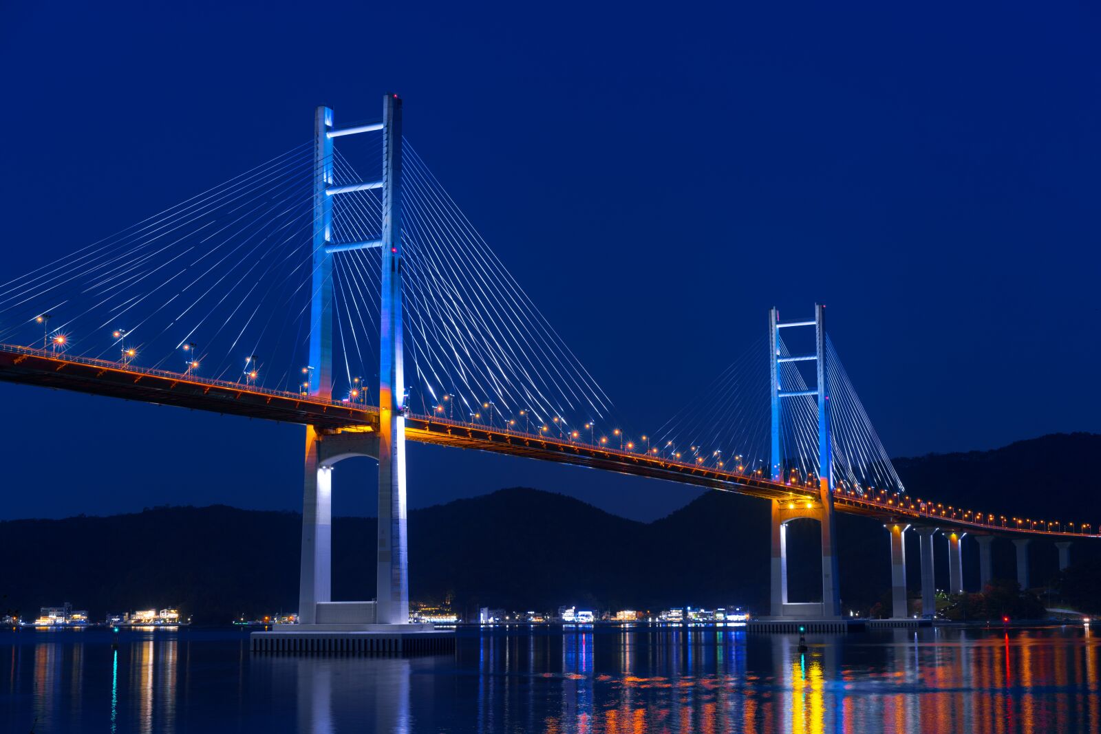 Sony a7 II + Sony Sonnar T* FE 55mm F1.8 ZA sample photo. Bridge, pier, cable-stayed bridge photography