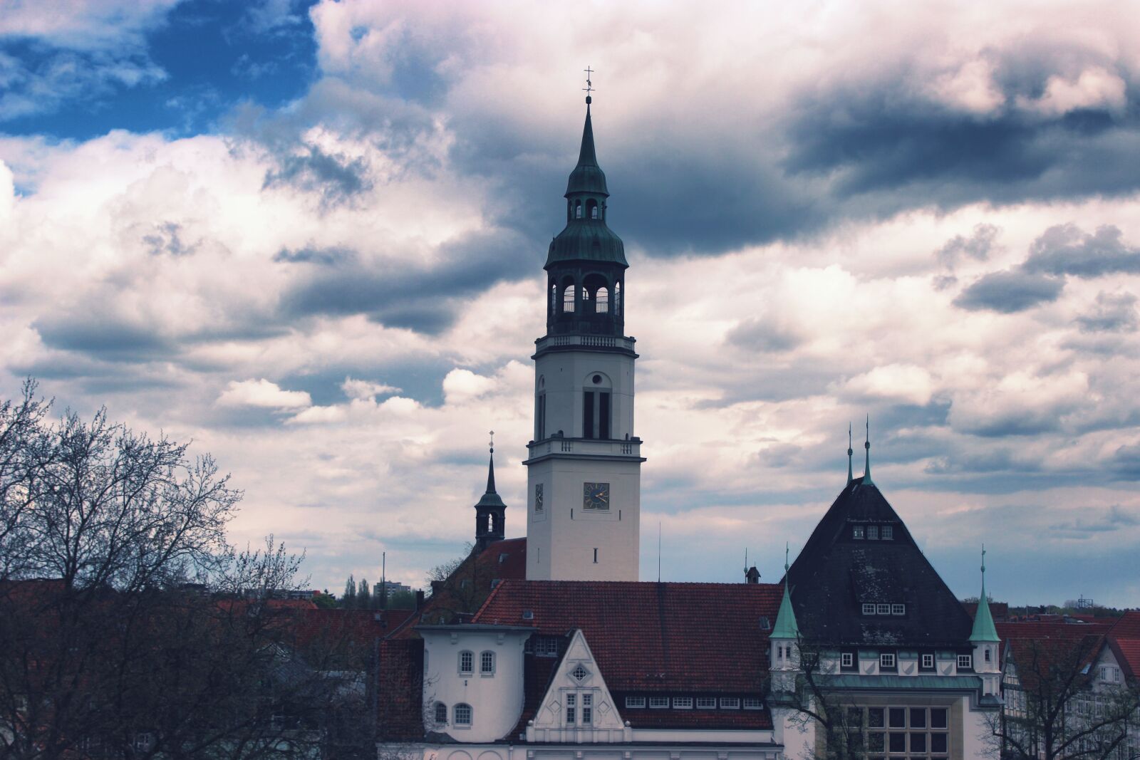 Canon EOS 600D (Rebel EOS T3i / EOS Kiss X5) sample photo. Sky, clouds, church photography