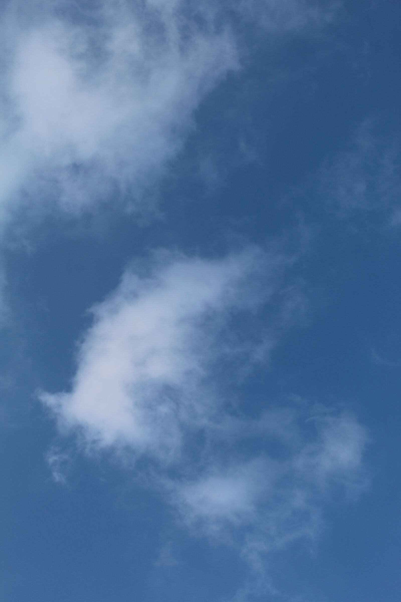Canon EOS 1300D (EOS Rebel T6 / EOS Kiss X80) sample photo. Sky, blue sky, clouds photography
