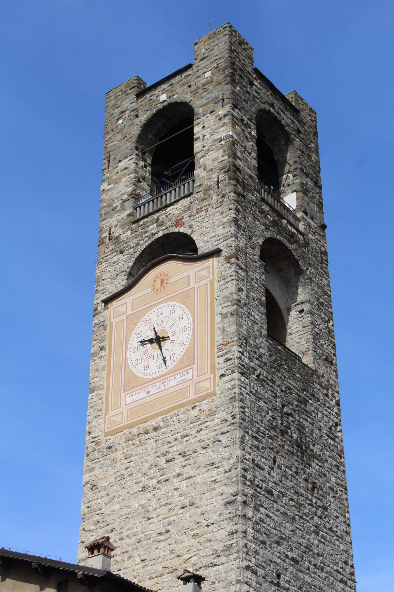 Canon EOS 1200D (EOS Rebel T5 / EOS Kiss X70 / EOS Hi) sample photo. Torre, bergamo, high city photography