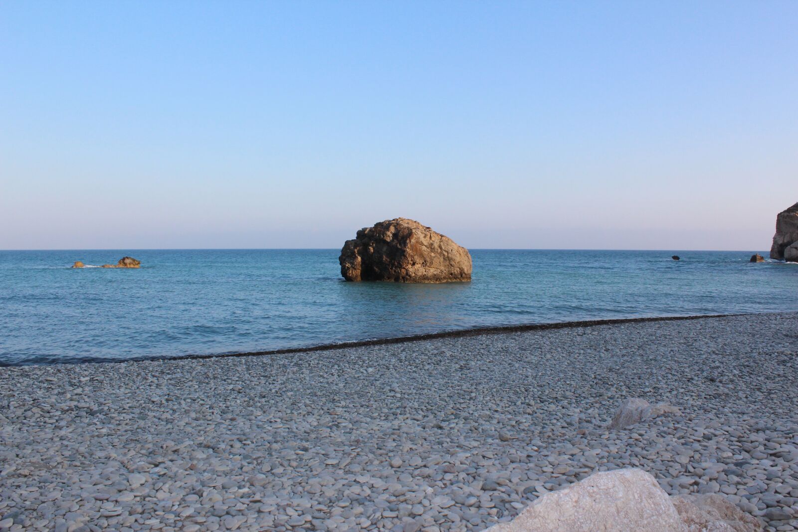 Canon EOS 600D (Rebel EOS T3i / EOS Kiss X5) sample photo. Sea, stone, the birth photography