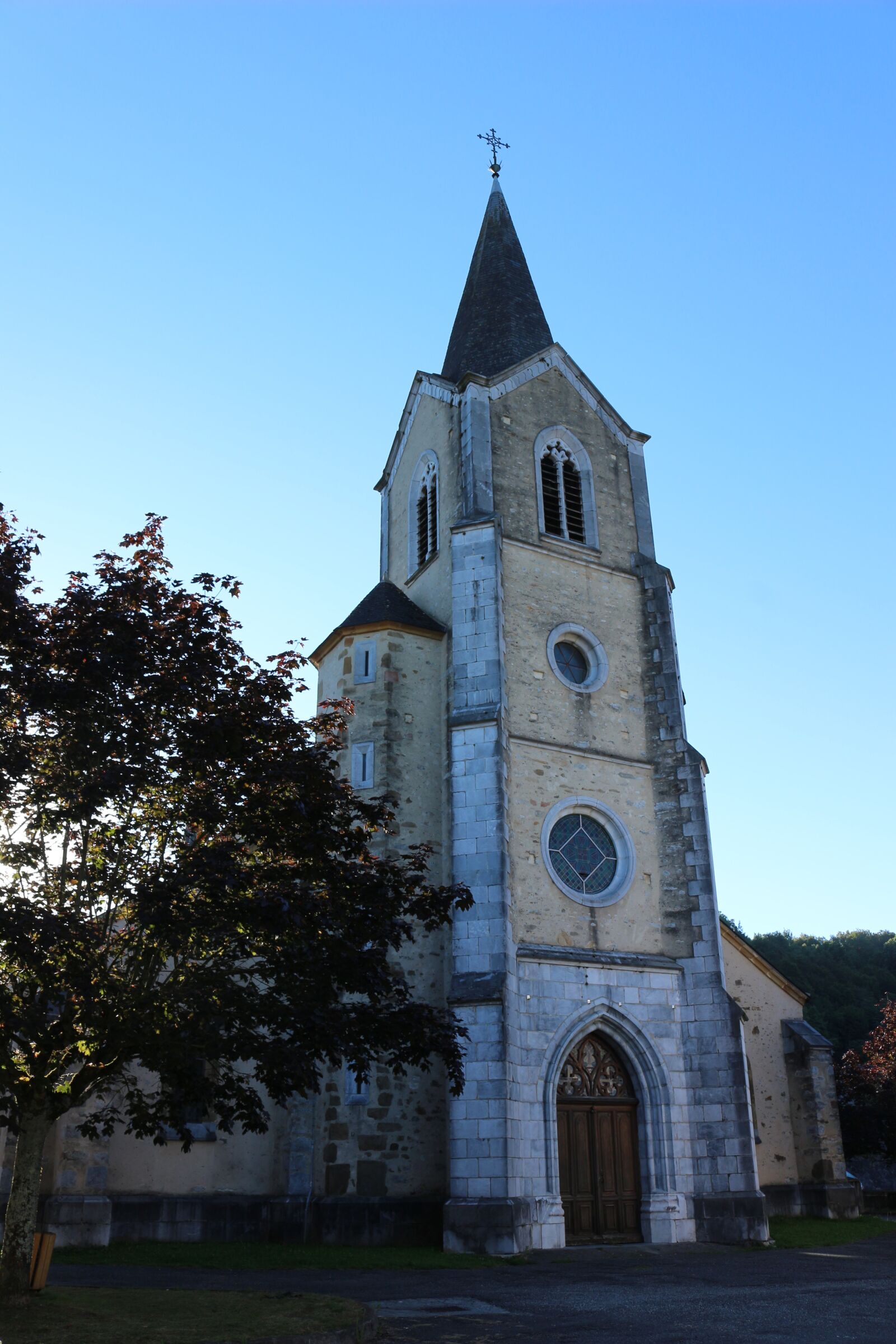 Canon EOS 100D (EOS Rebel SL1 / EOS Kiss X7) sample photo. Church, village, france photography